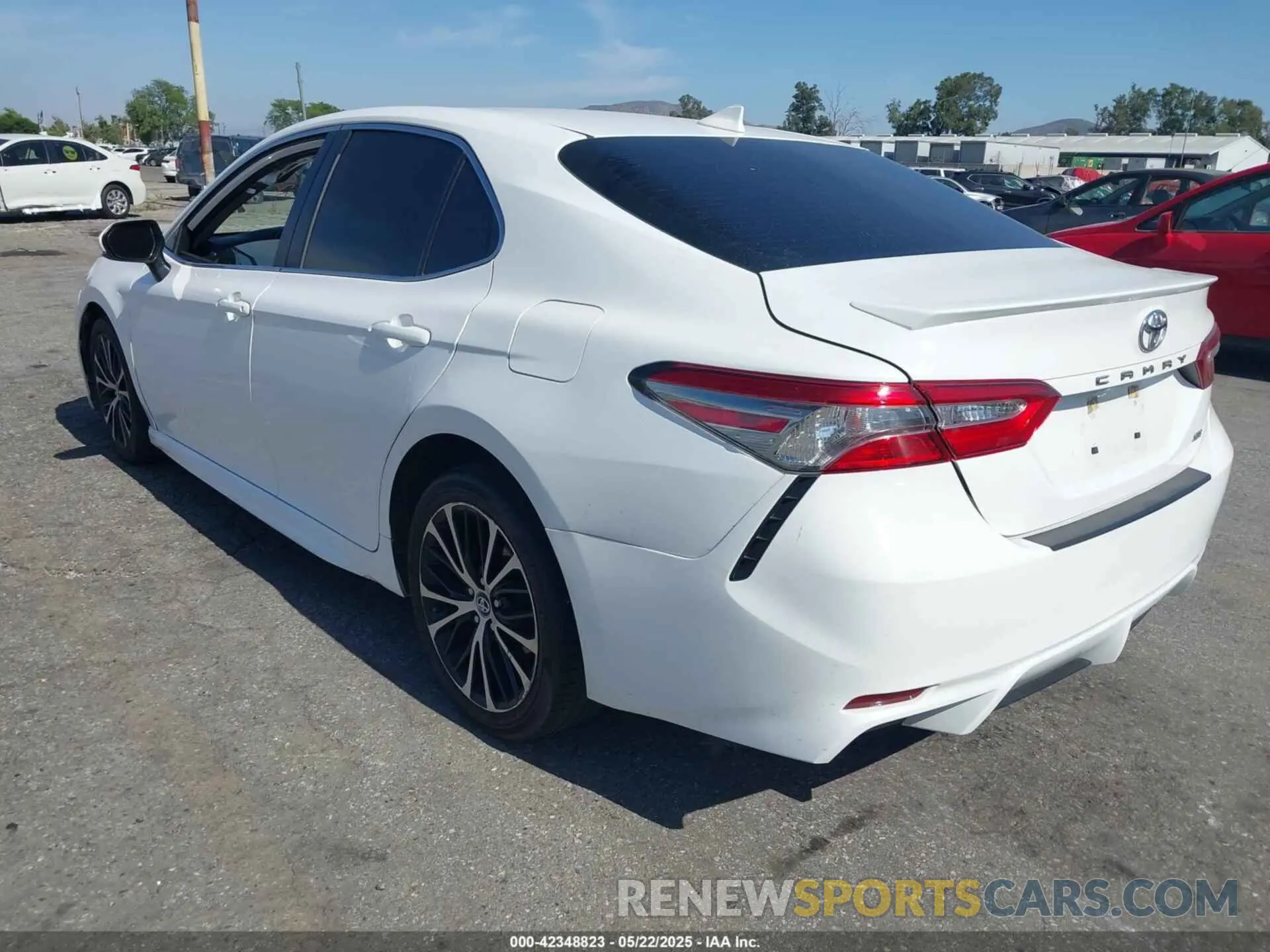 3 fotografías del automóvil dañado 4T1B11HK8KU741053 TOYOTA CAMRY 2019