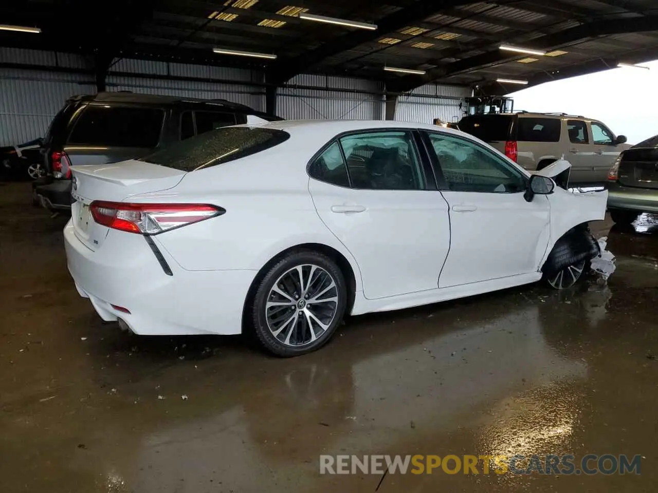 3 fotografías del automóvil dañado 4T1B11HK8KU741845 TOYOTA CAMRY 2019