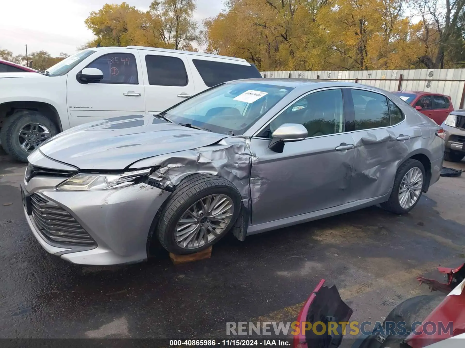 14 fotografías del automóvil dañado 4T1B11HK8KU743272 TOYOTA CAMRY 2019