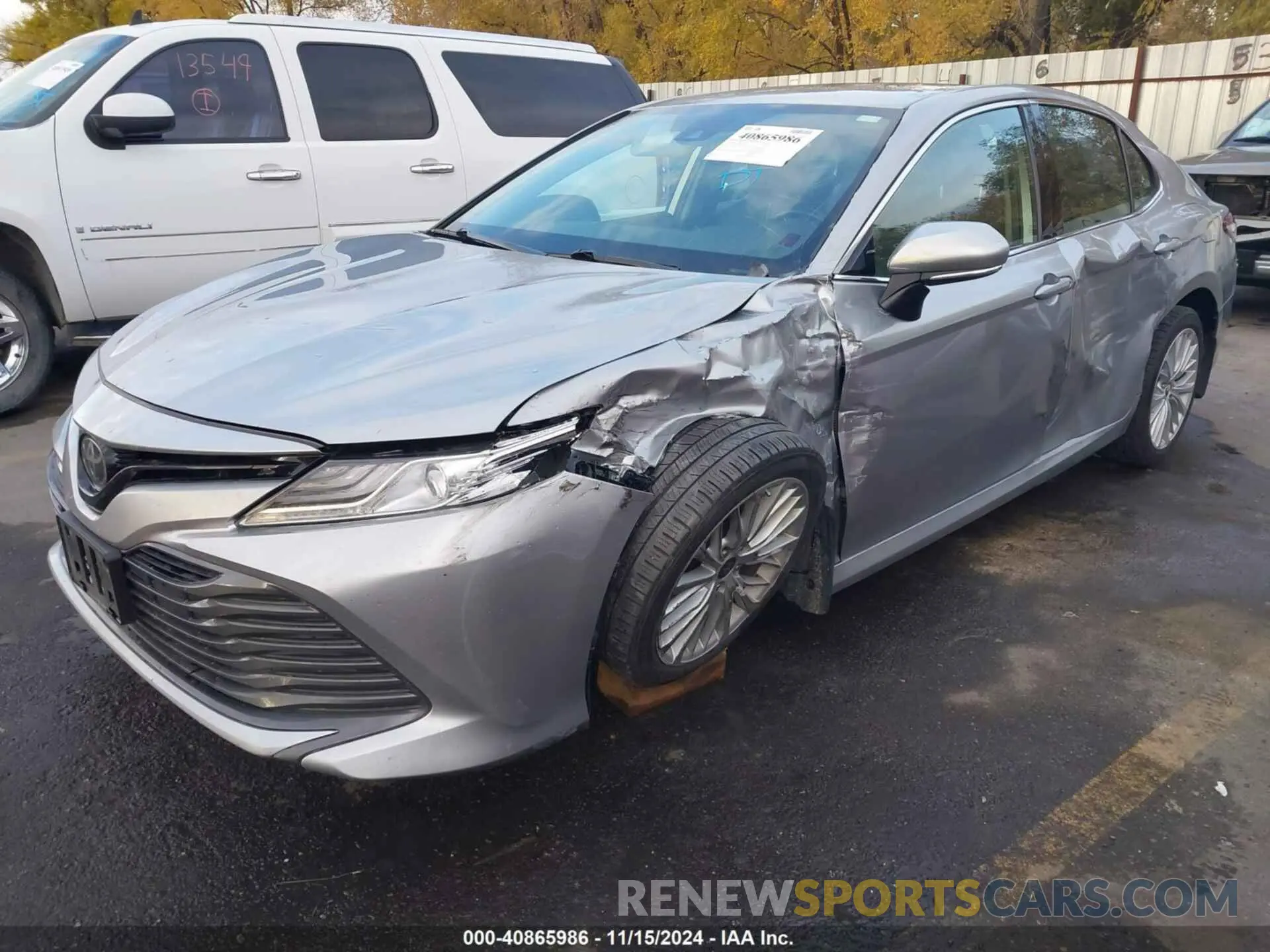 2 fotografías del automóvil dañado 4T1B11HK8KU743272 TOYOTA CAMRY 2019