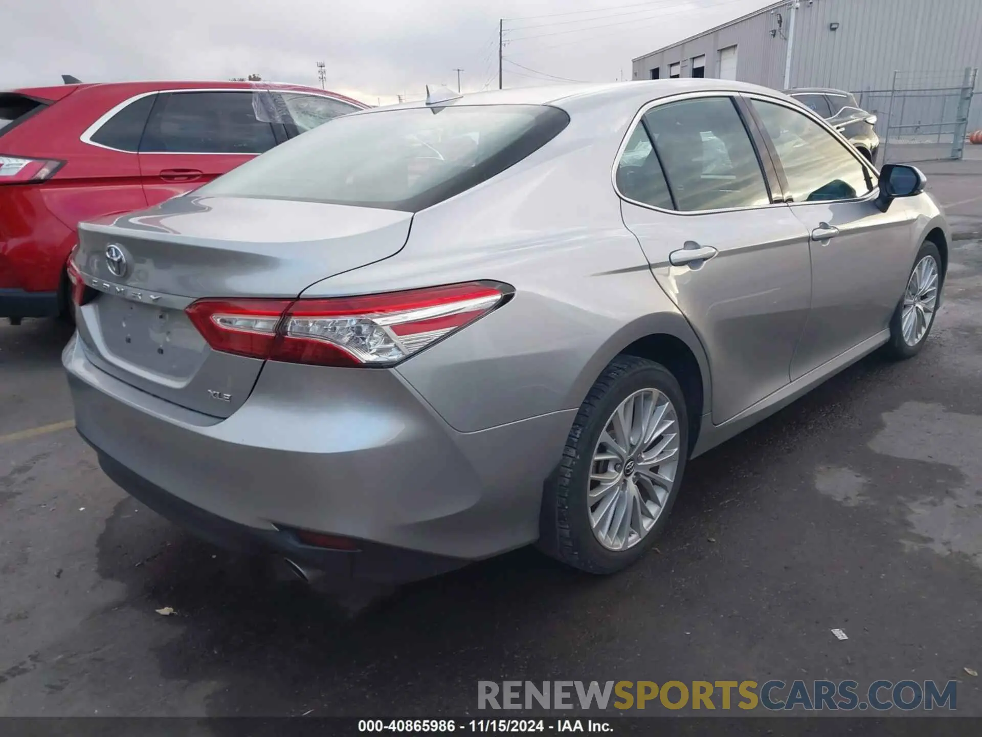 4 fotografías del automóvil dañado 4T1B11HK8KU743272 TOYOTA CAMRY 2019