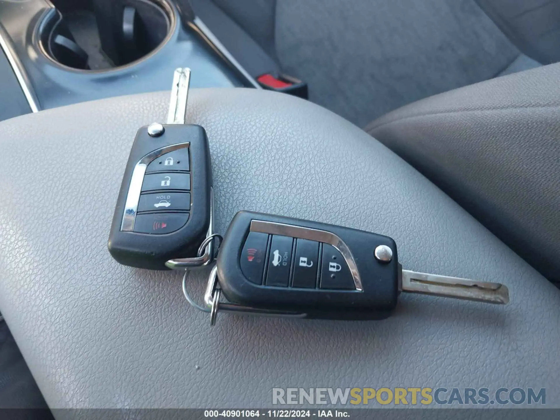 11 fotografías del automóvil dañado 4T1B11HK8KU746740 TOYOTA CAMRY 2019