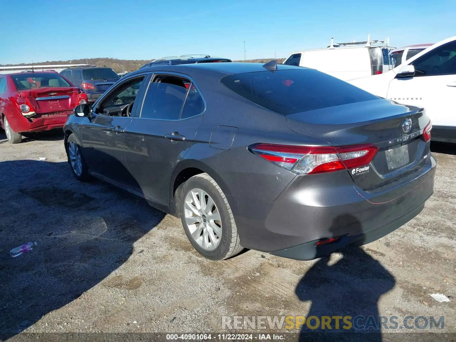 3 fotografías del automóvil dañado 4T1B11HK8KU746740 TOYOTA CAMRY 2019
