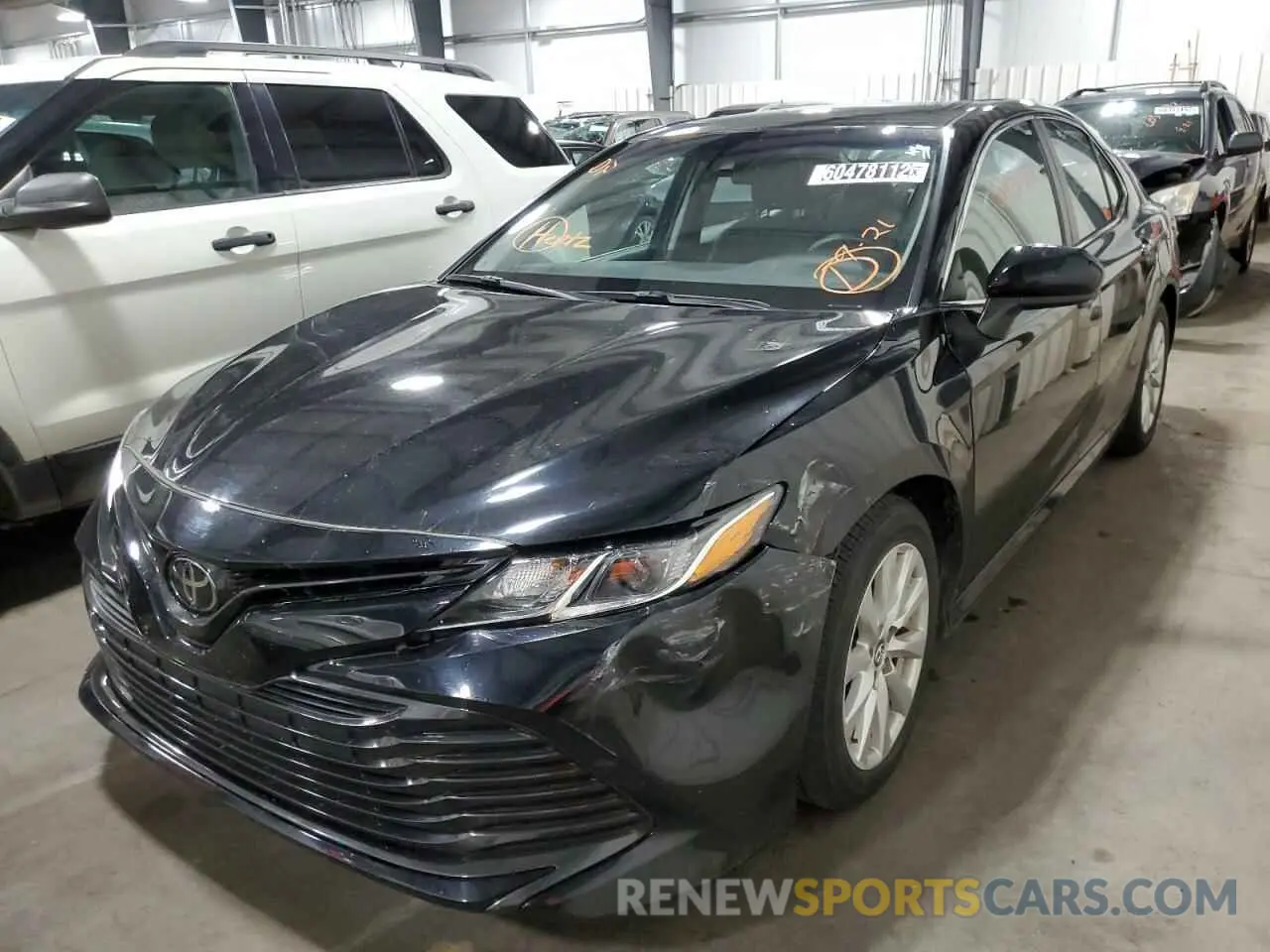 2 fotografías del automóvil dañado 4T1B11HK8KU747242 TOYOTA CAMRY 2019