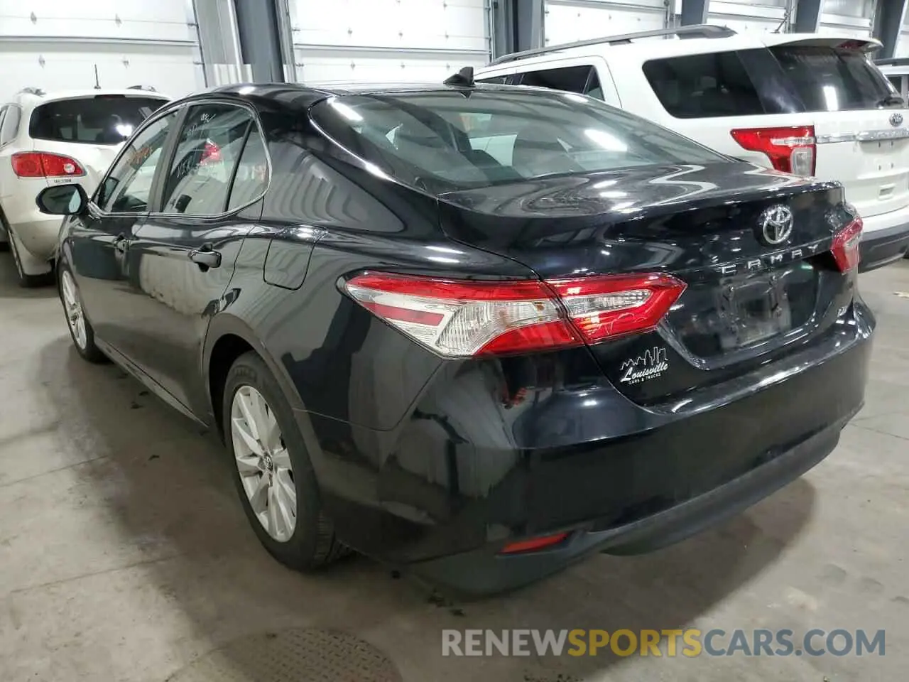 3 fotografías del automóvil dañado 4T1B11HK8KU747242 TOYOTA CAMRY 2019