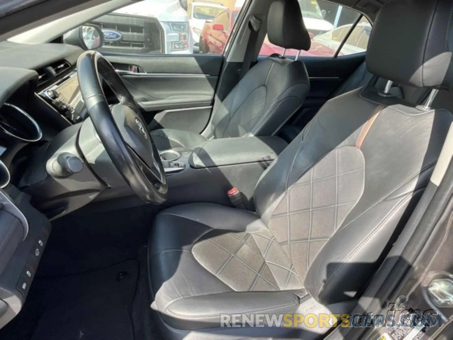 12 fotografías del automóvil dañado 4T1B11HK8KU751369 TOYOTA CAMRY 2019