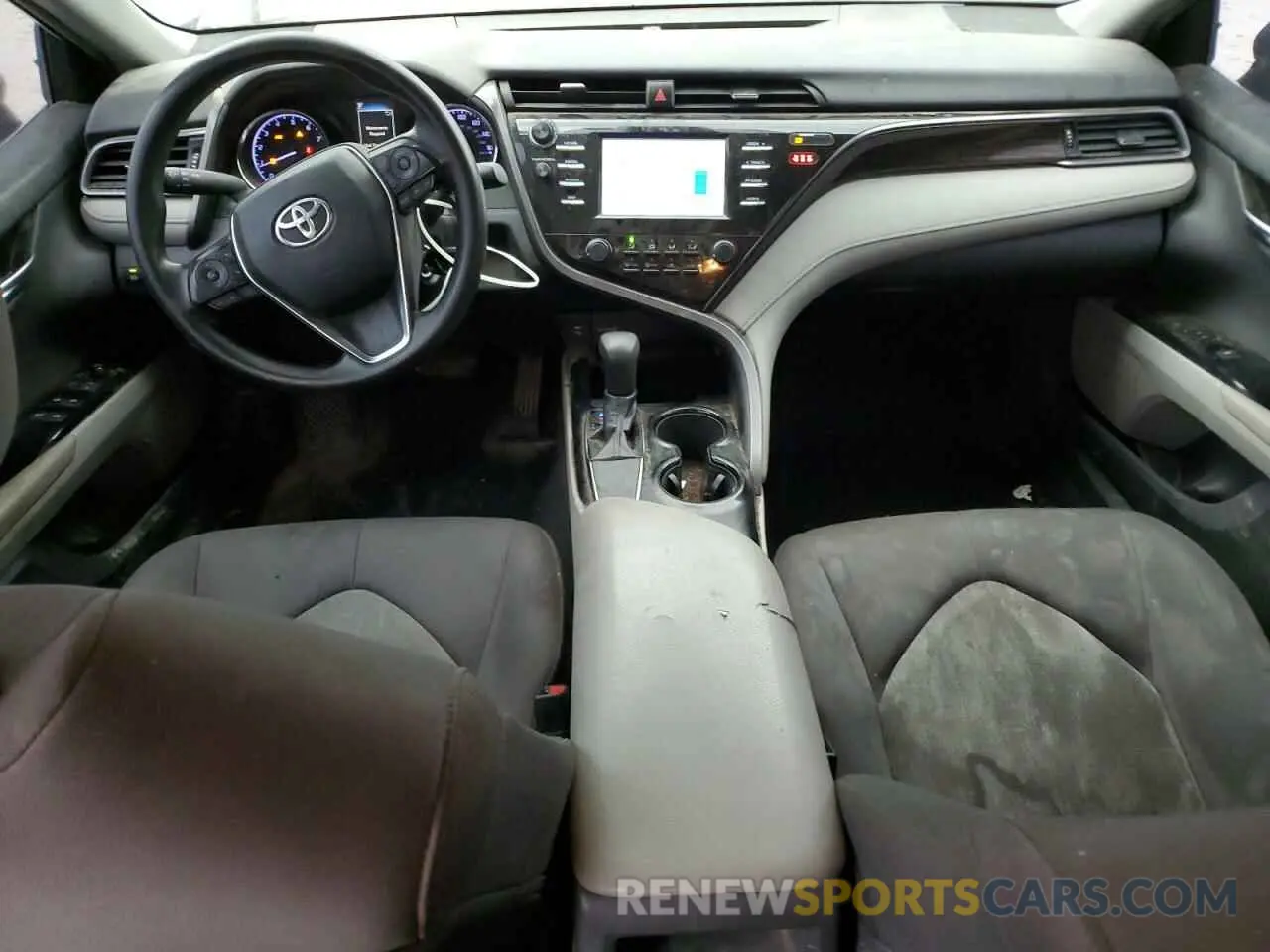 8 fotografías del automóvil dañado 4T1B11HK8KU754434 TOYOTA CAMRY 2019