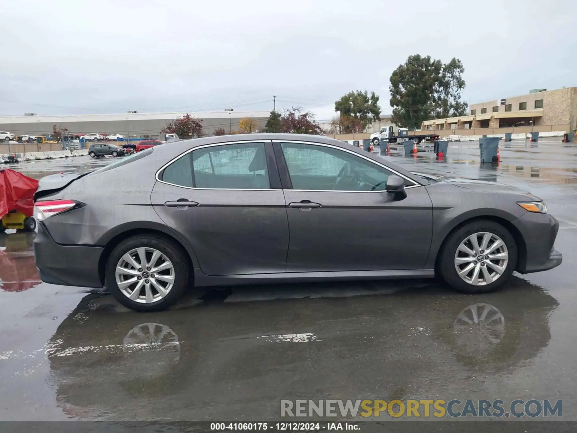 13 fotografías del automóvil dañado 4T1B11HK8KU759701 TOYOTA CAMRY 2019