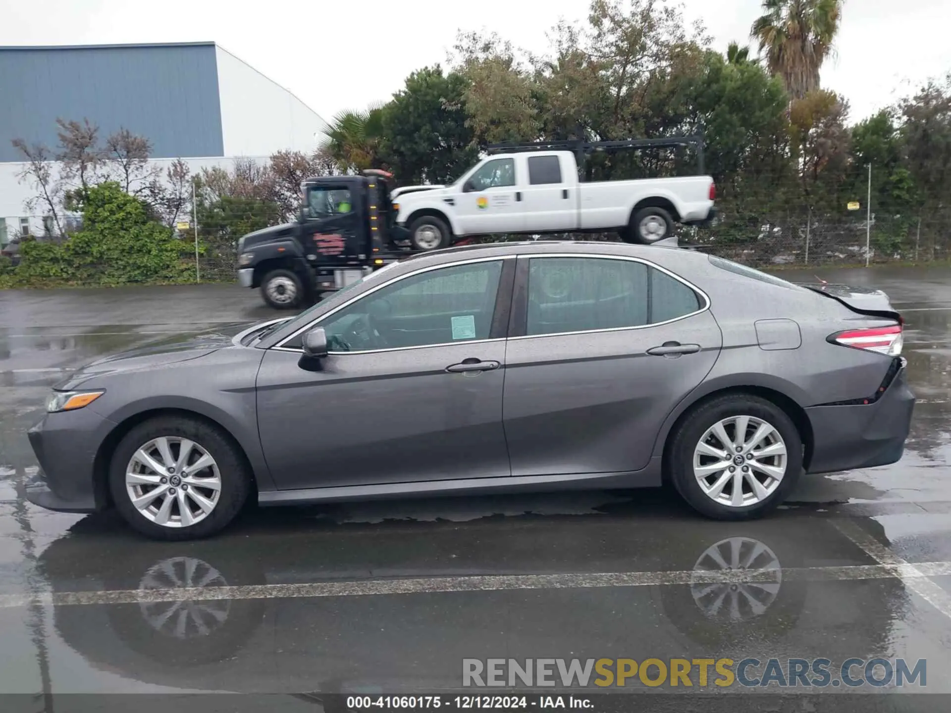 14 fotografías del automóvil dañado 4T1B11HK8KU759701 TOYOTA CAMRY 2019