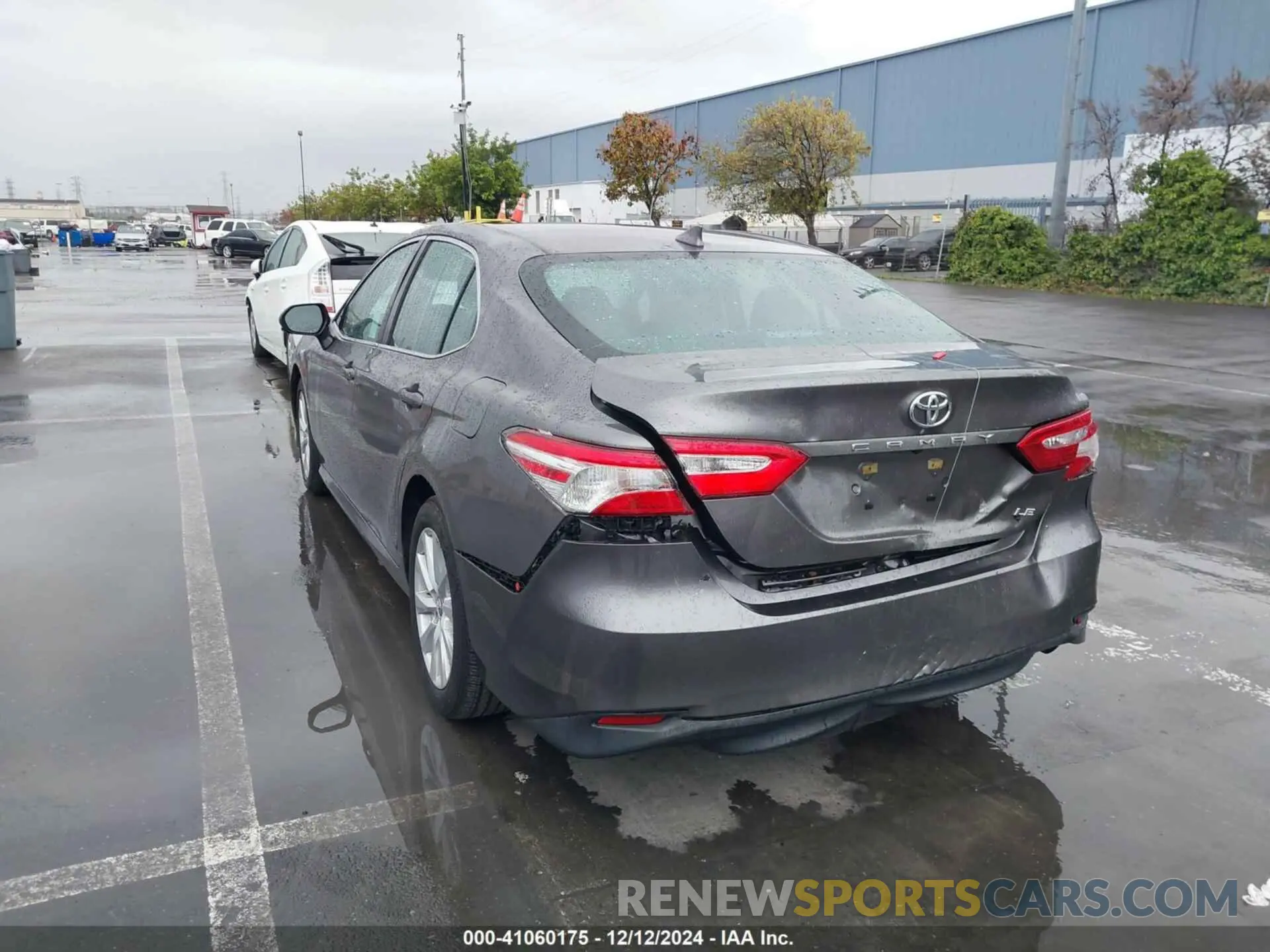 3 fotografías del automóvil dañado 4T1B11HK8KU759701 TOYOTA CAMRY 2019