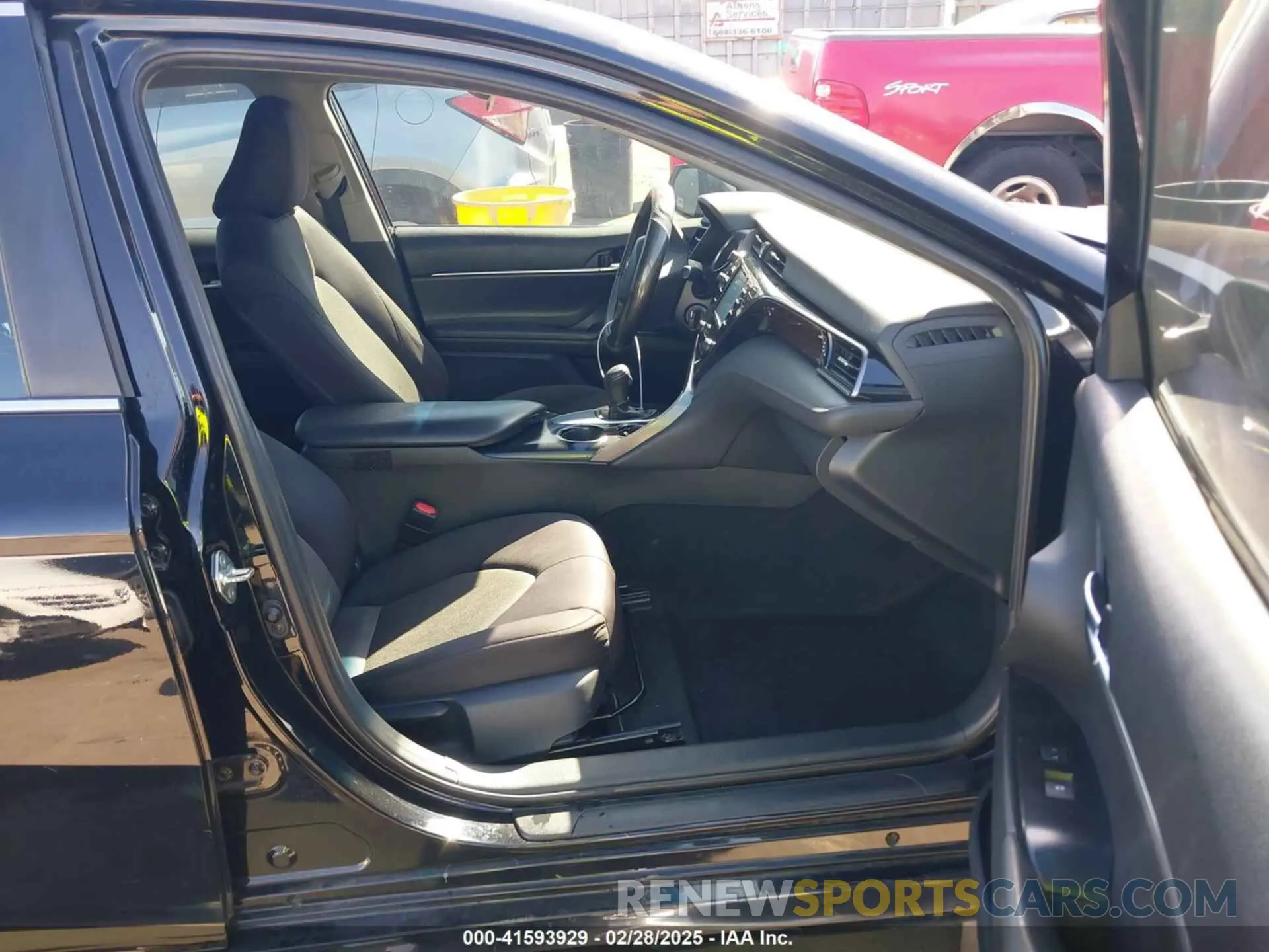 5 fotografías del automóvil dañado 4T1B11HK8KU793850 TOYOTA CAMRY 2019