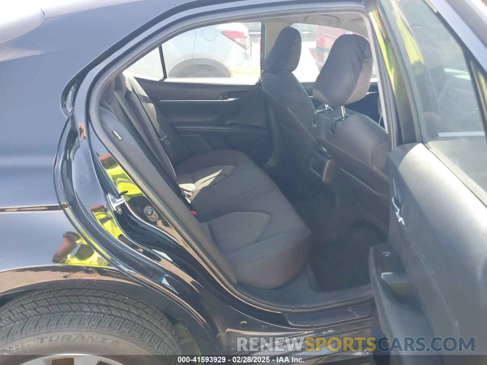 8 fotografías del automóvil dañado 4T1B11HK8KU793850 TOYOTA CAMRY 2019
