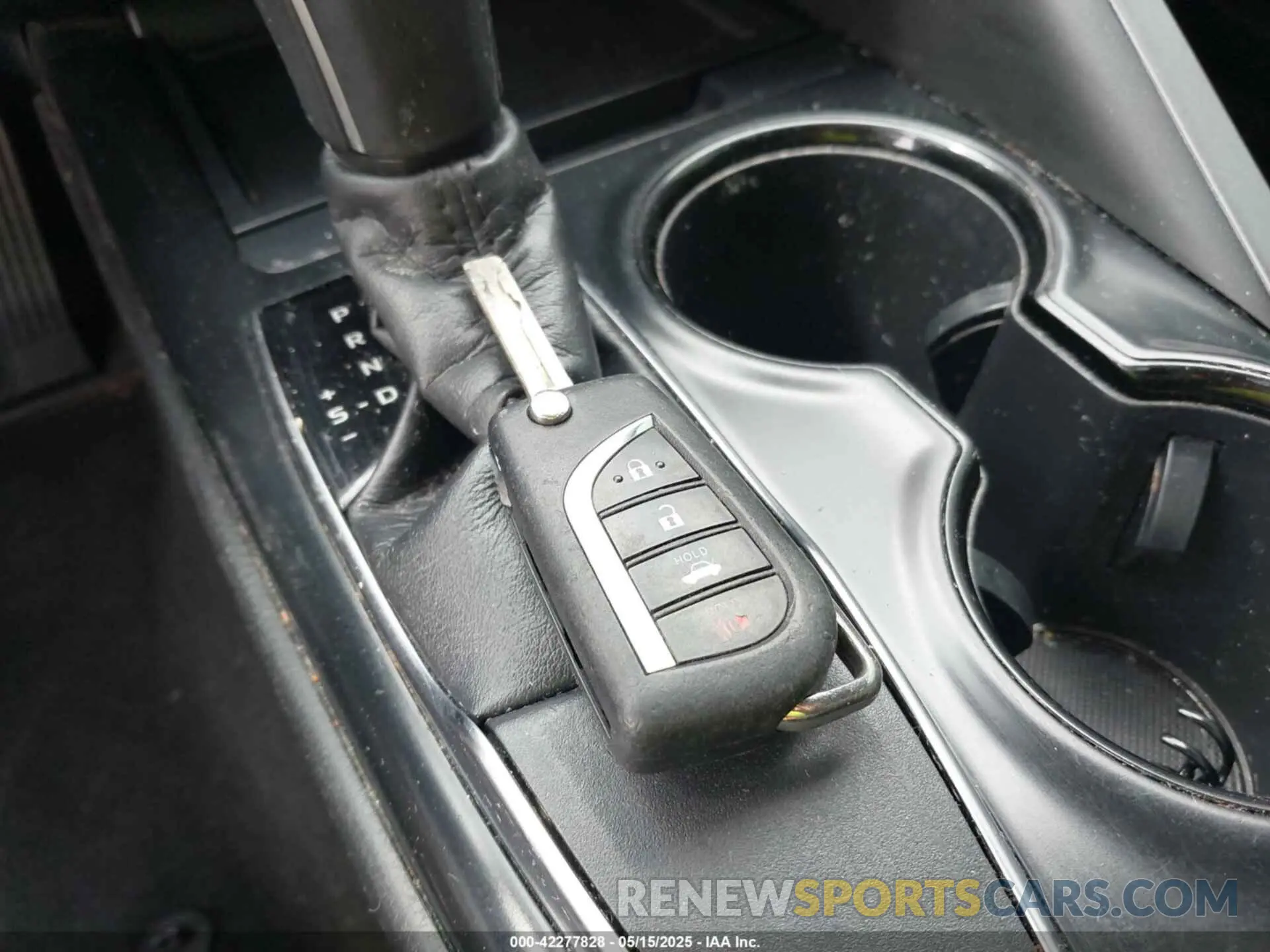 11 fotografías del automóvil dañado 4T1B11HK8KU793900 TOYOTA CAMRY 2019