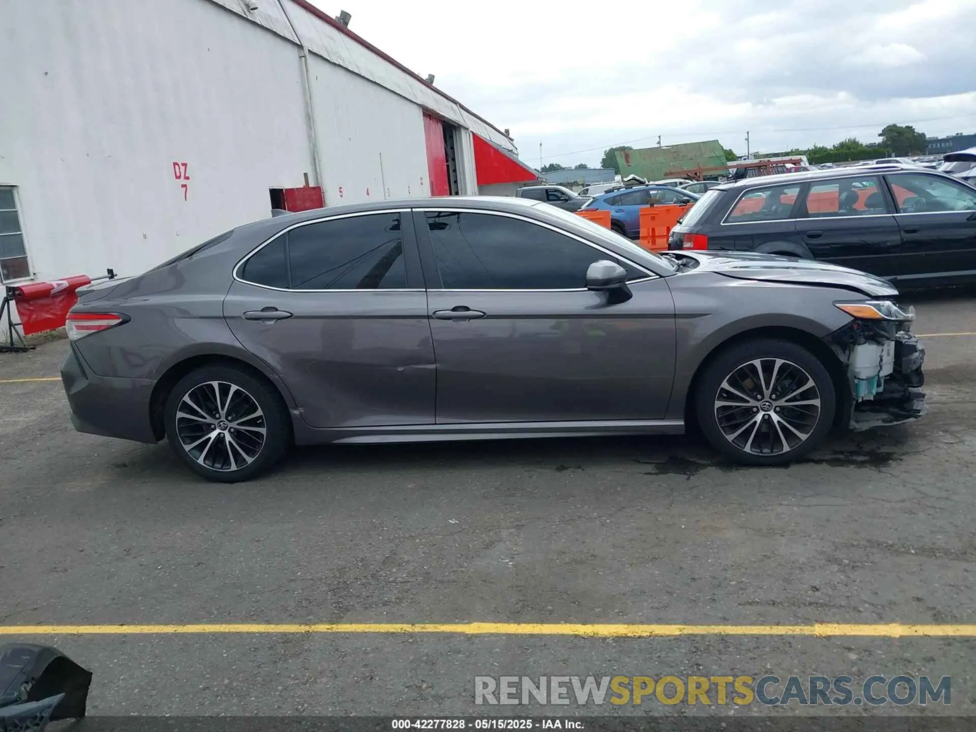 14 fotografías del automóvil dañado 4T1B11HK8KU793900 TOYOTA CAMRY 2019