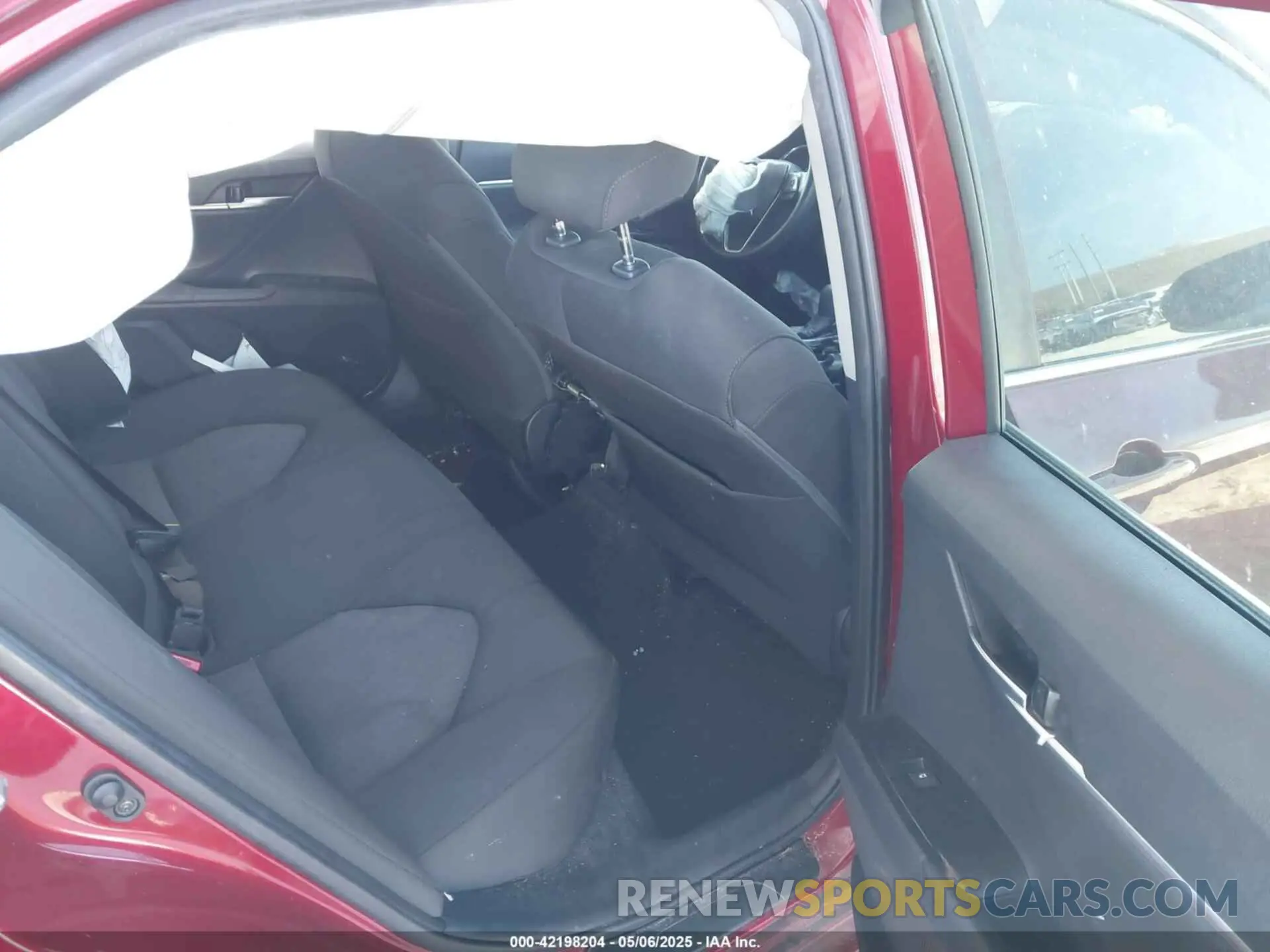 8 fotografías del automóvil dañado 4T1B11HK8KU804619 TOYOTA CAMRY 2019