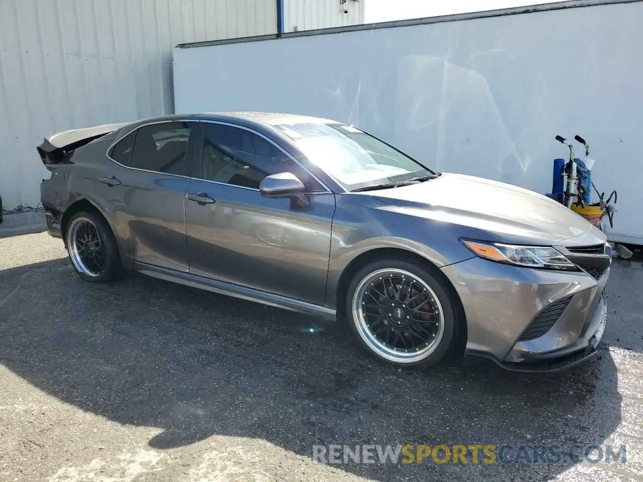 4 fotografías del automóvil dañado 4T1B11HK8KU817385 TOYOTA CAMRY 2019