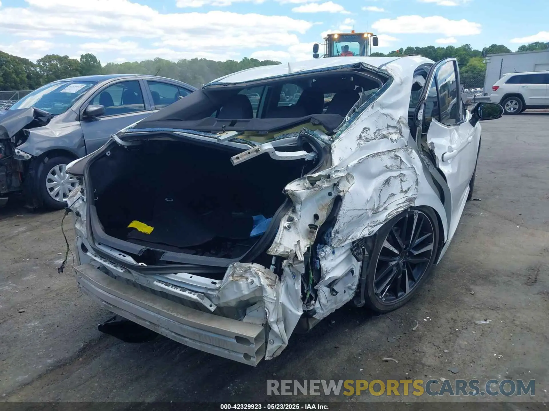 4 fotografías del automóvil dañado 4T1B11HK8KU819010 TOYOTA CAMRY 2019