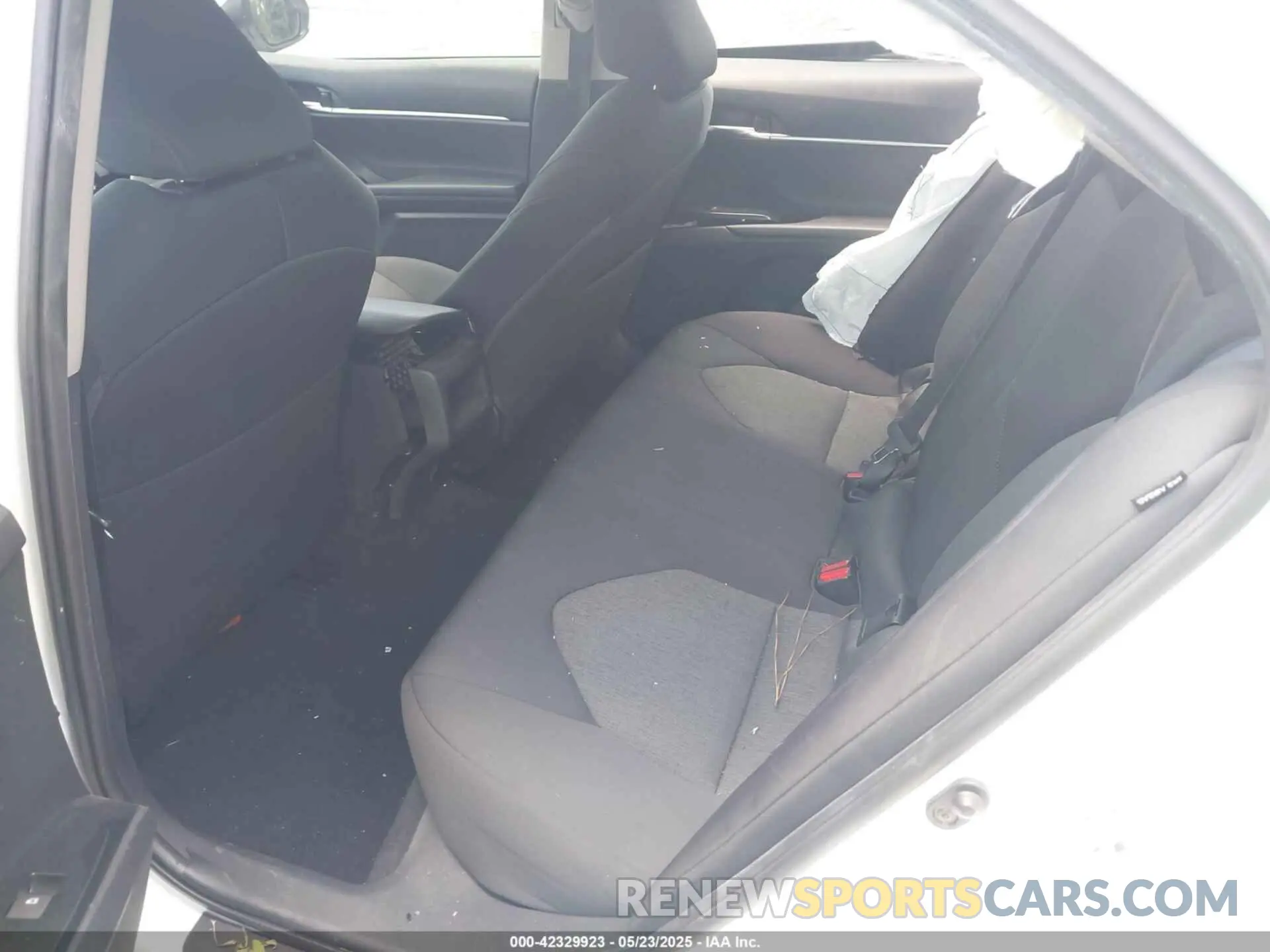 8 fotografías del automóvil dañado 4T1B11HK8KU819010 TOYOTA CAMRY 2019