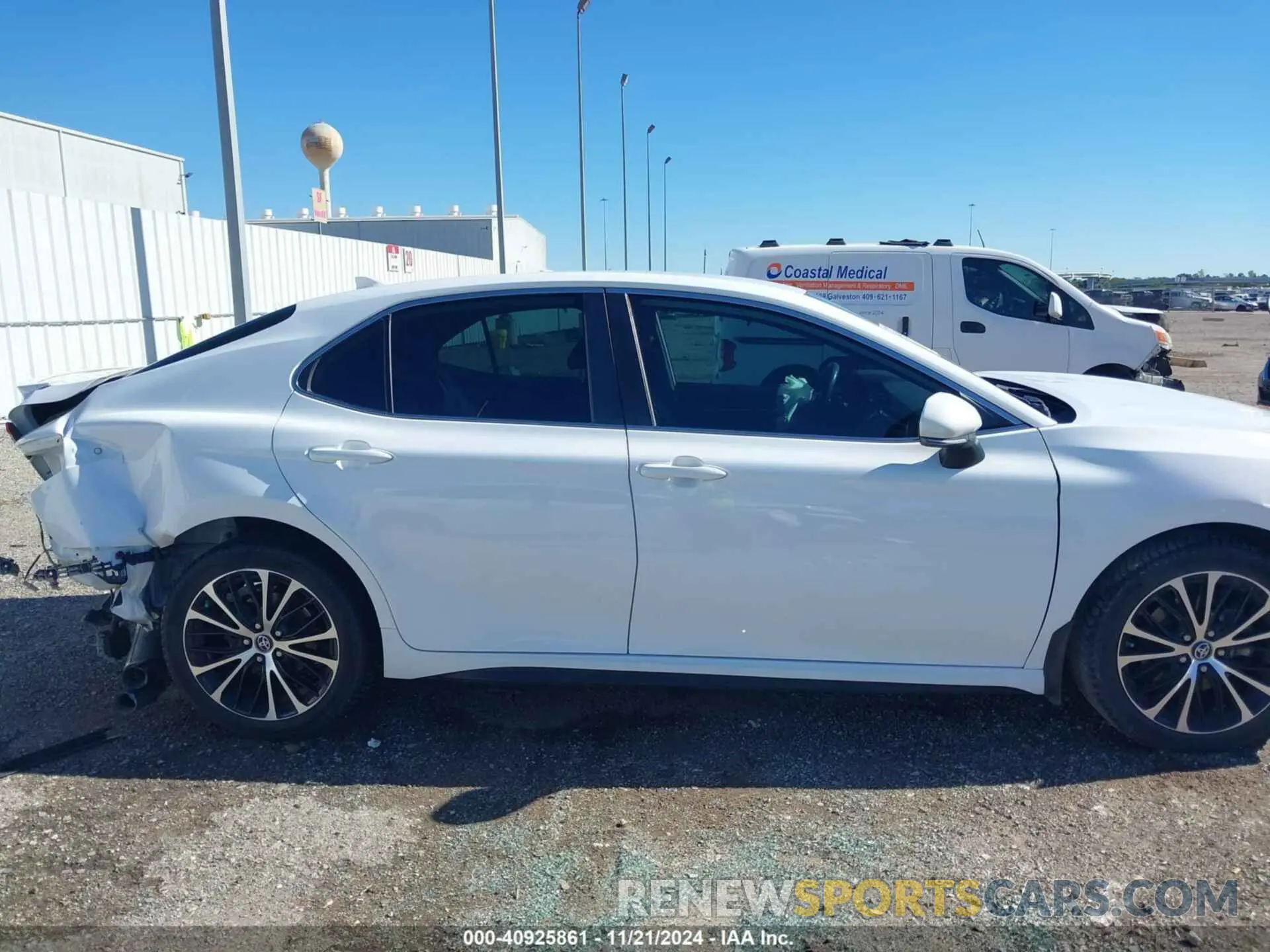 14 fotografías del automóvil dañado 4T1B11HK8KU827012 TOYOTA CAMRY 2019