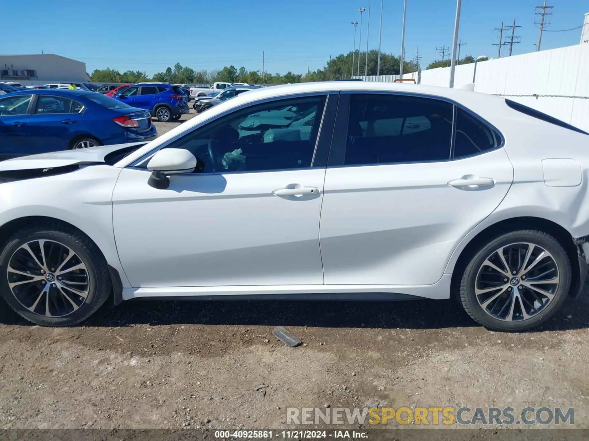 15 fotografías del automóvil dañado 4T1B11HK8KU827012 TOYOTA CAMRY 2019