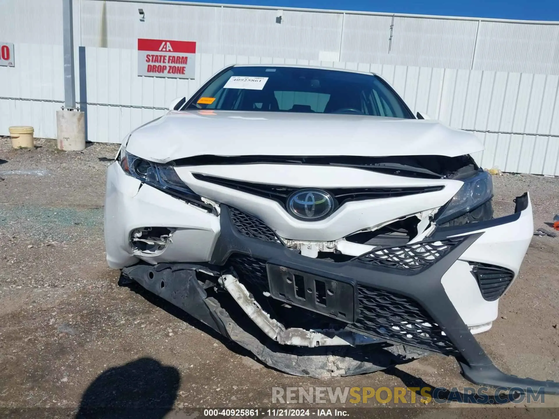 18 fotografías del automóvil dañado 4T1B11HK8KU827012 TOYOTA CAMRY 2019