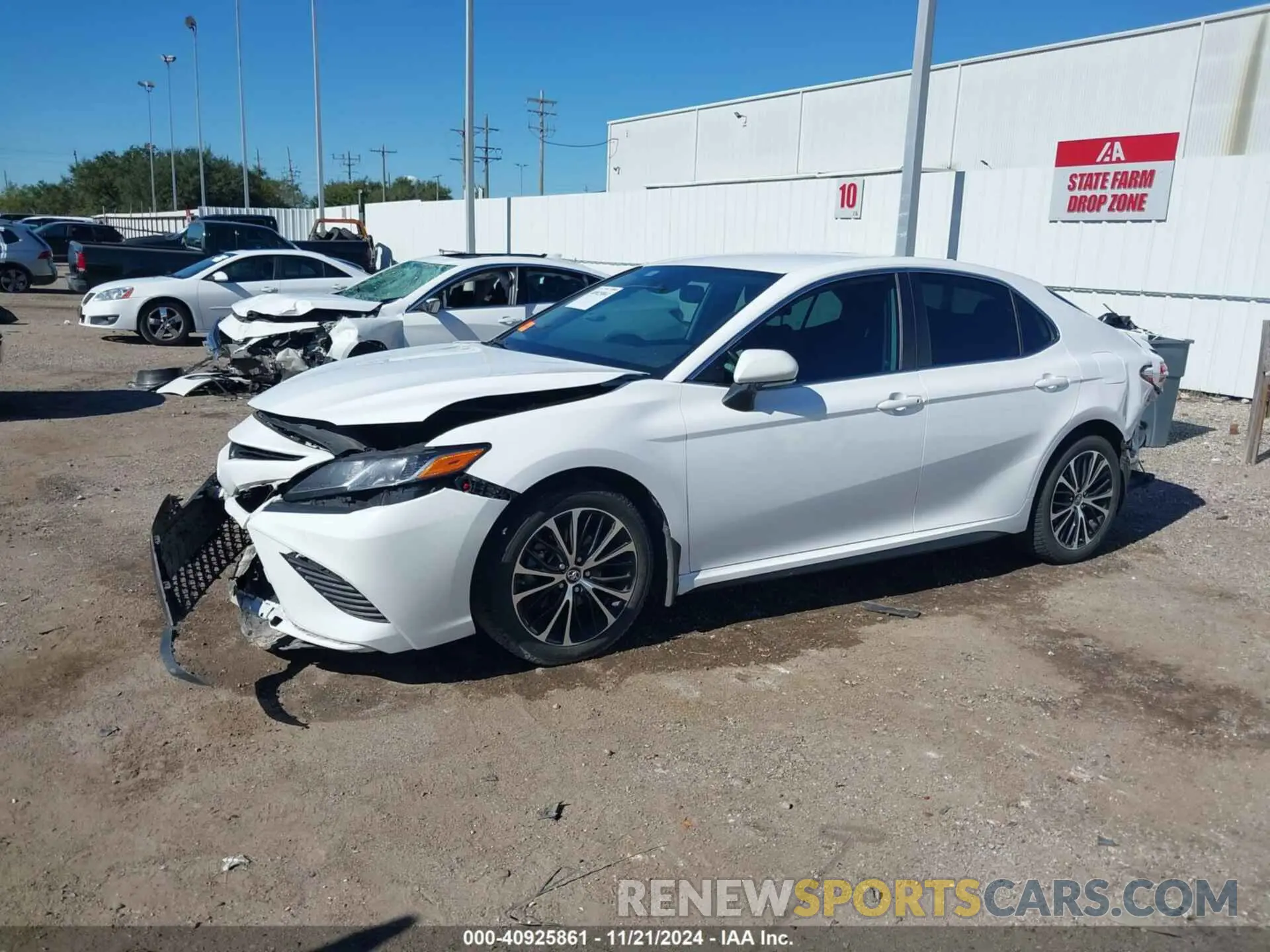 2 fotografías del automóvil dañado 4T1B11HK8KU827012 TOYOTA CAMRY 2019
