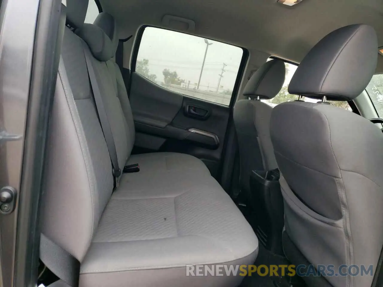 10 fotografías del automóvil dañado 4T1B11HK8KU827429 TOYOTA CAMRY 2019