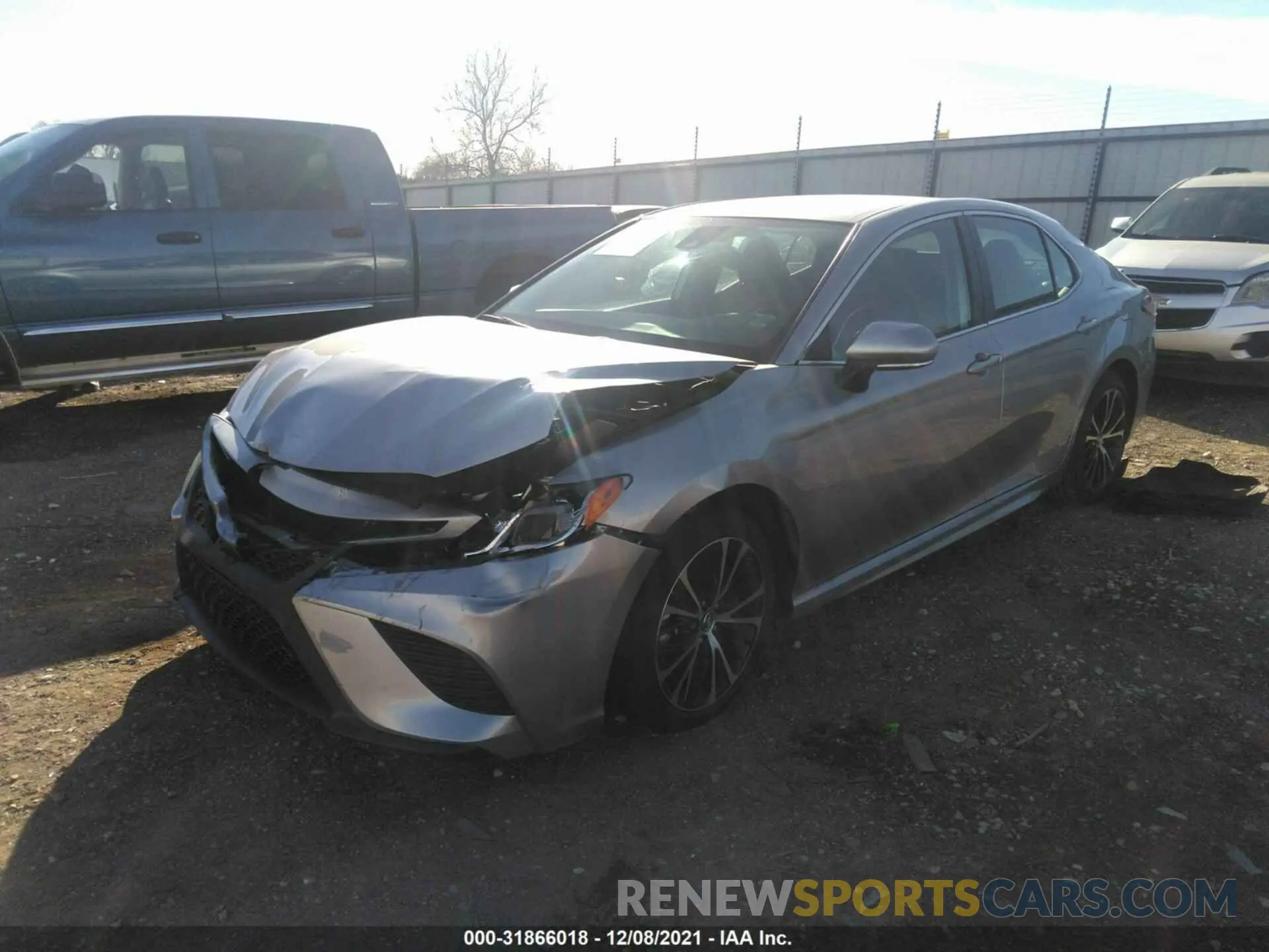 2 fotografías del automóvil dañado 4T1B11HK8KU832503 TOYOTA CAMRY 2019