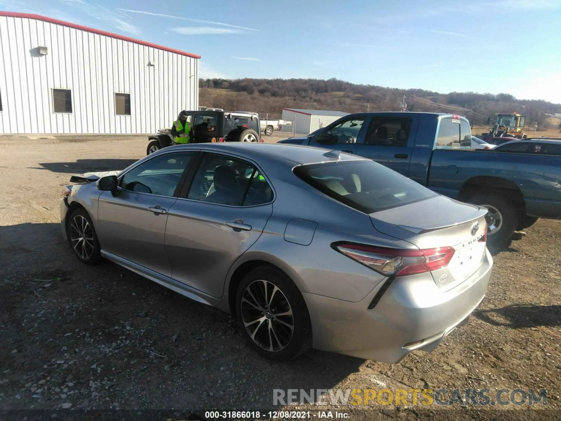3 fotografías del automóvil dañado 4T1B11HK8KU832503 TOYOTA CAMRY 2019