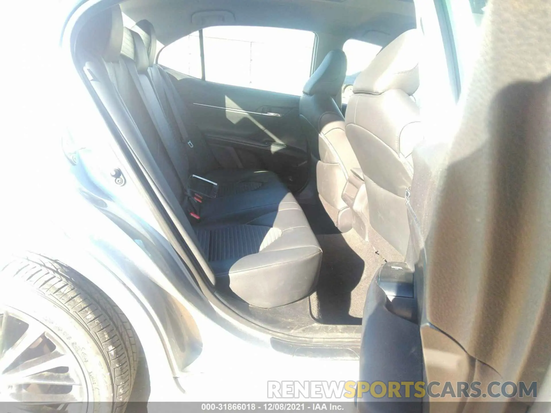 8 fotografías del automóvil dañado 4T1B11HK8KU832503 TOYOTA CAMRY 2019