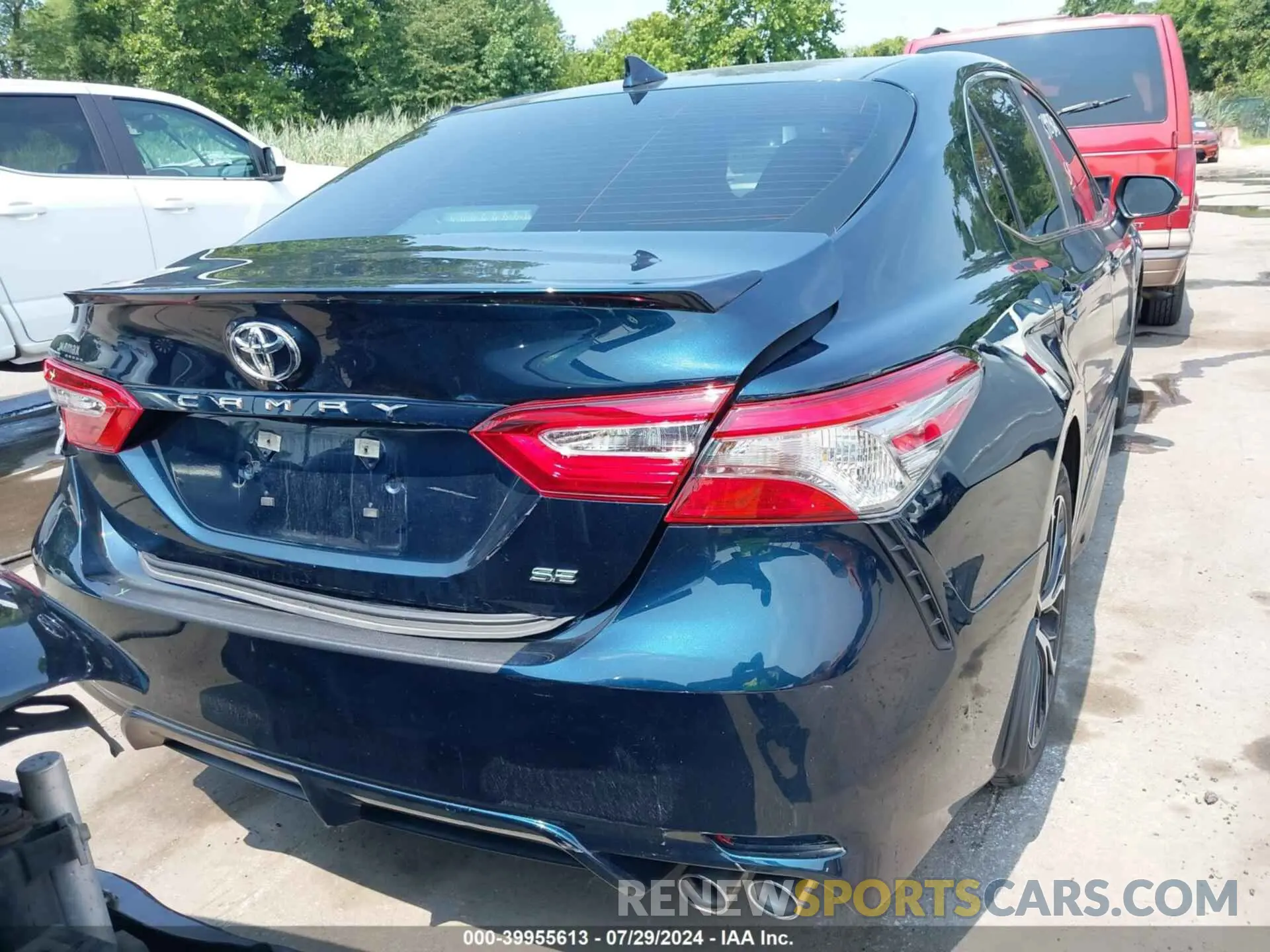 17 fotografías del automóvil dañado 4T1B11HK8KU840813 TOYOTA CAMRY 2019
