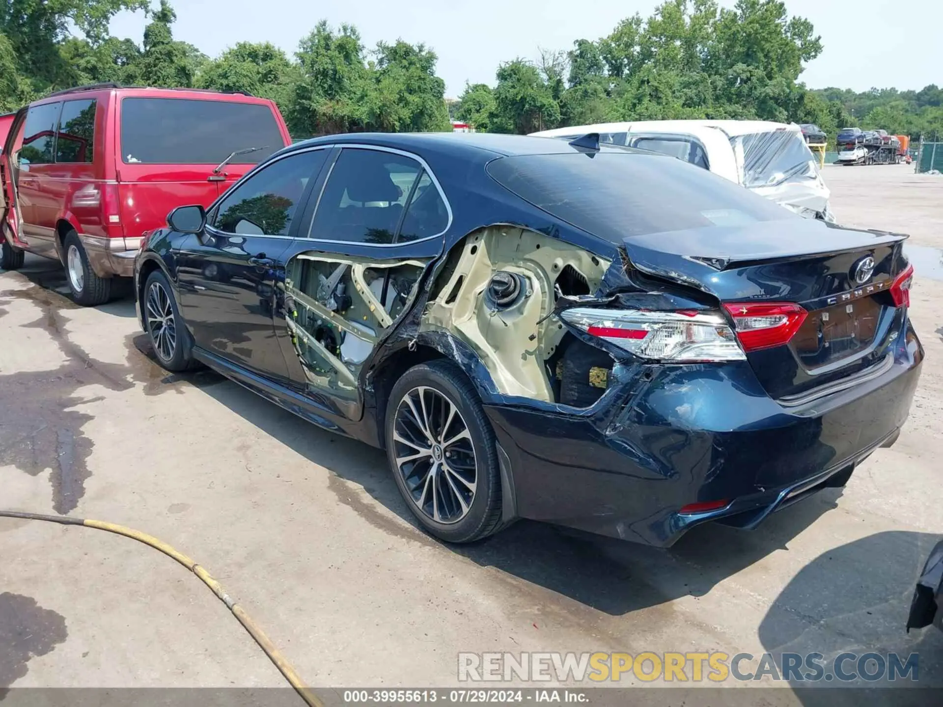 3 fotografías del automóvil dañado 4T1B11HK8KU840813 TOYOTA CAMRY 2019