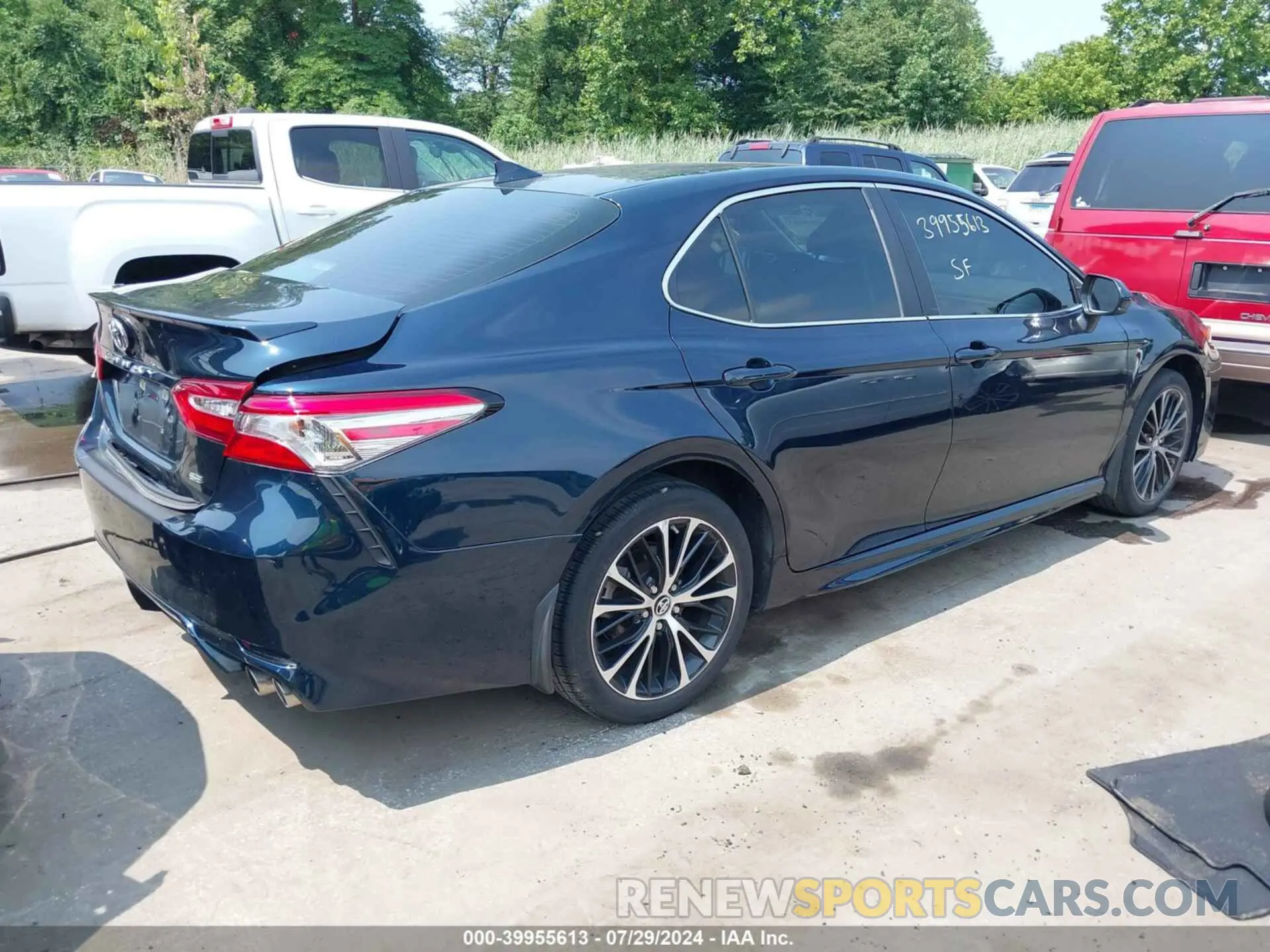 4 fotografías del automóvil dañado 4T1B11HK8KU840813 TOYOTA CAMRY 2019