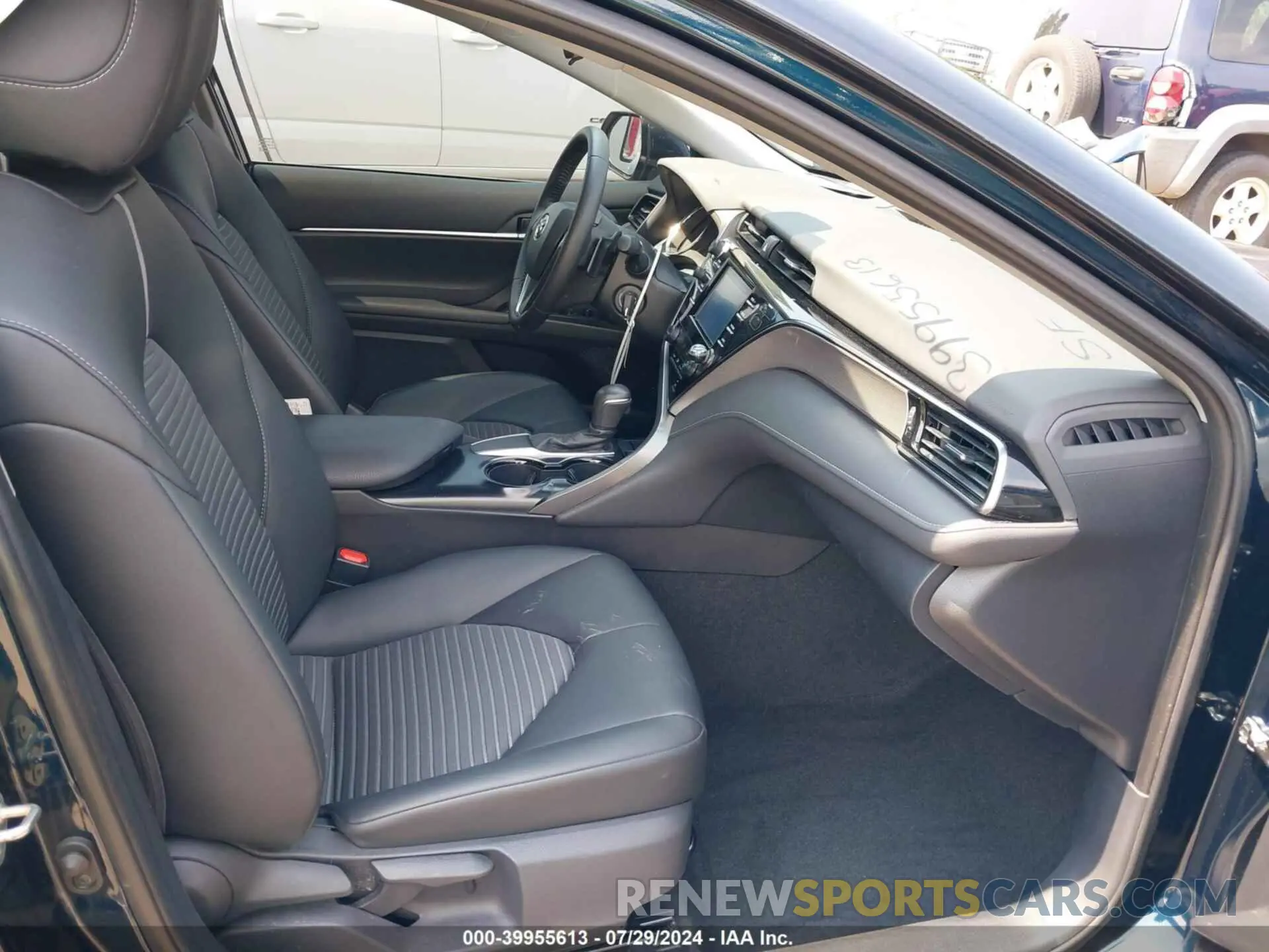 5 fotografías del automóvil dañado 4T1B11HK8KU840813 TOYOTA CAMRY 2019