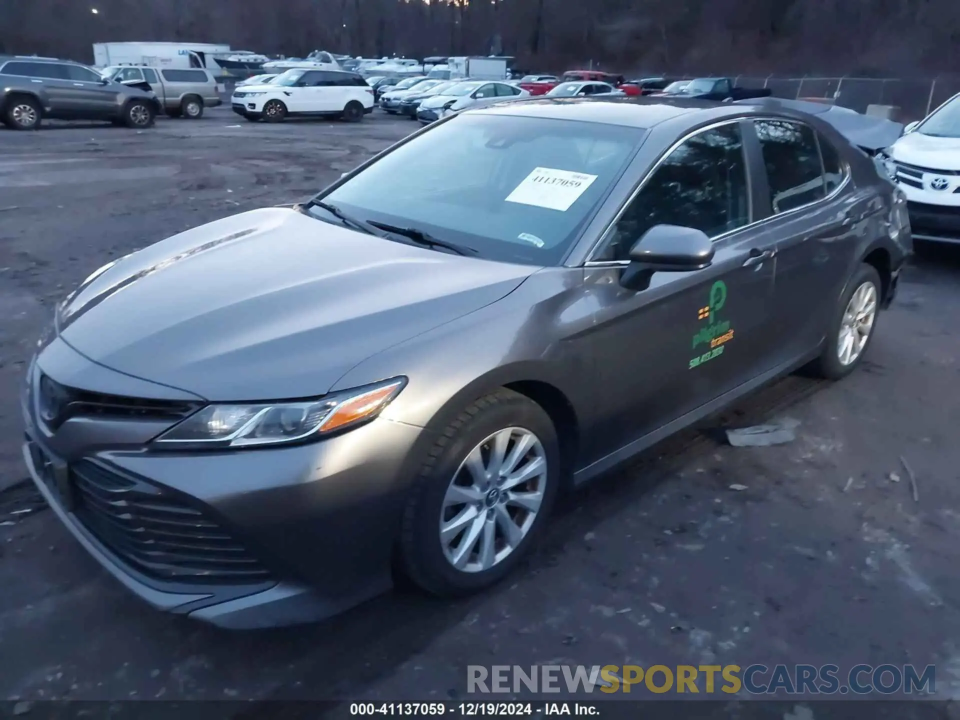 2 fotografías del automóvil dañado 4T1B11HK8KU843811 TOYOTA CAMRY 2019