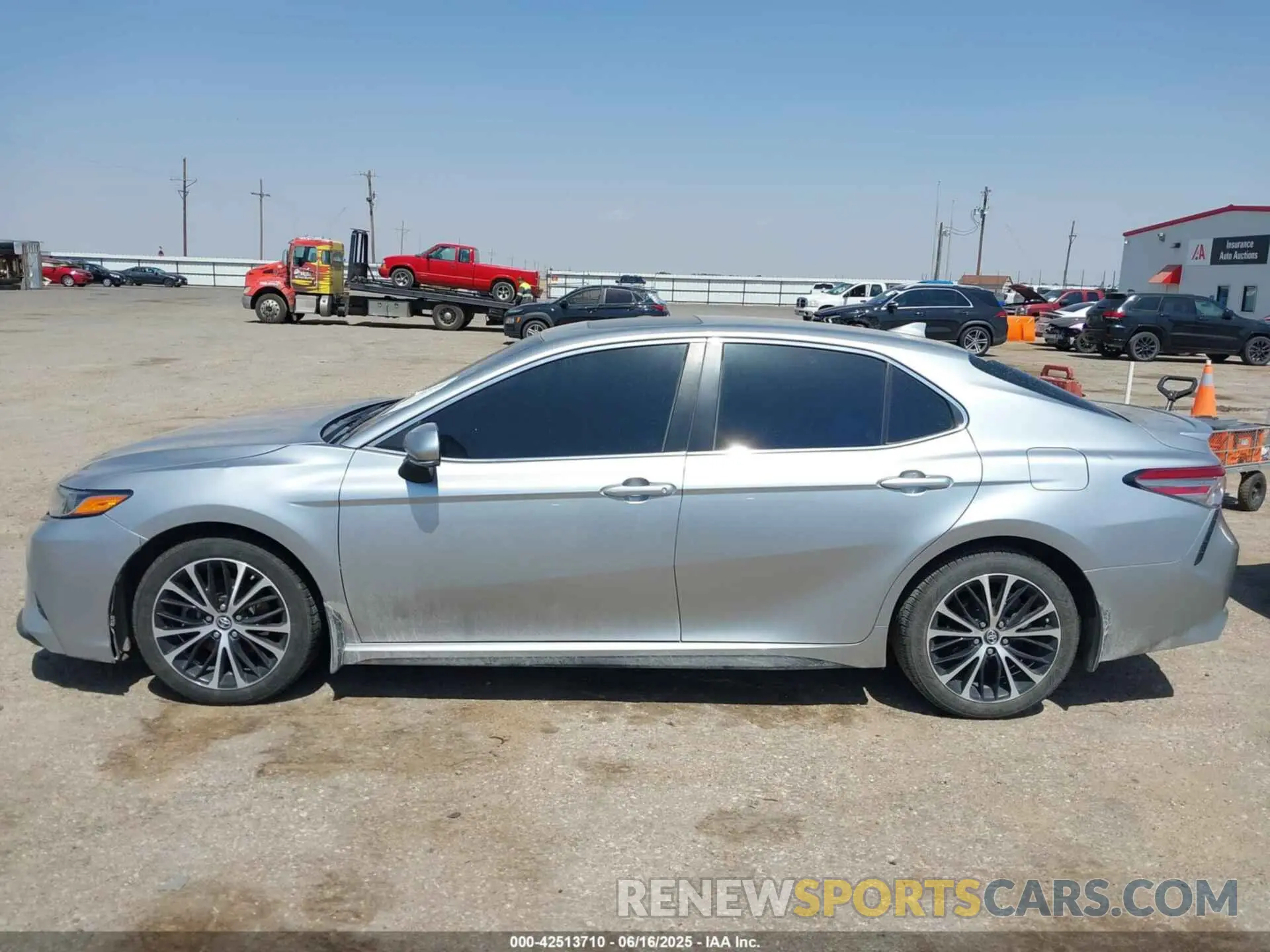 14 fotografías del automóvil dañado 4T1B11HK8KU845686 TOYOTA CAMRY 2019