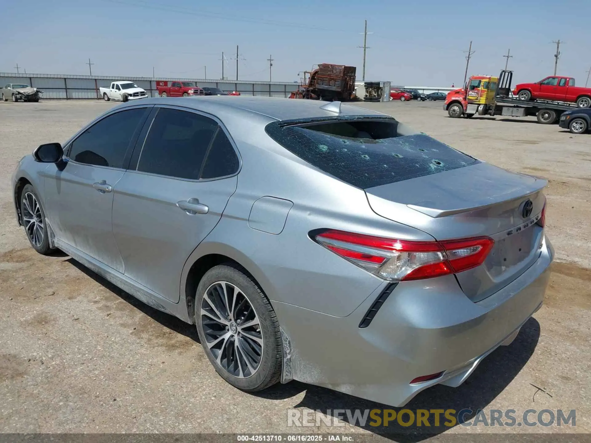 3 fotografías del automóvil dañado 4T1B11HK8KU845686 TOYOTA CAMRY 2019
