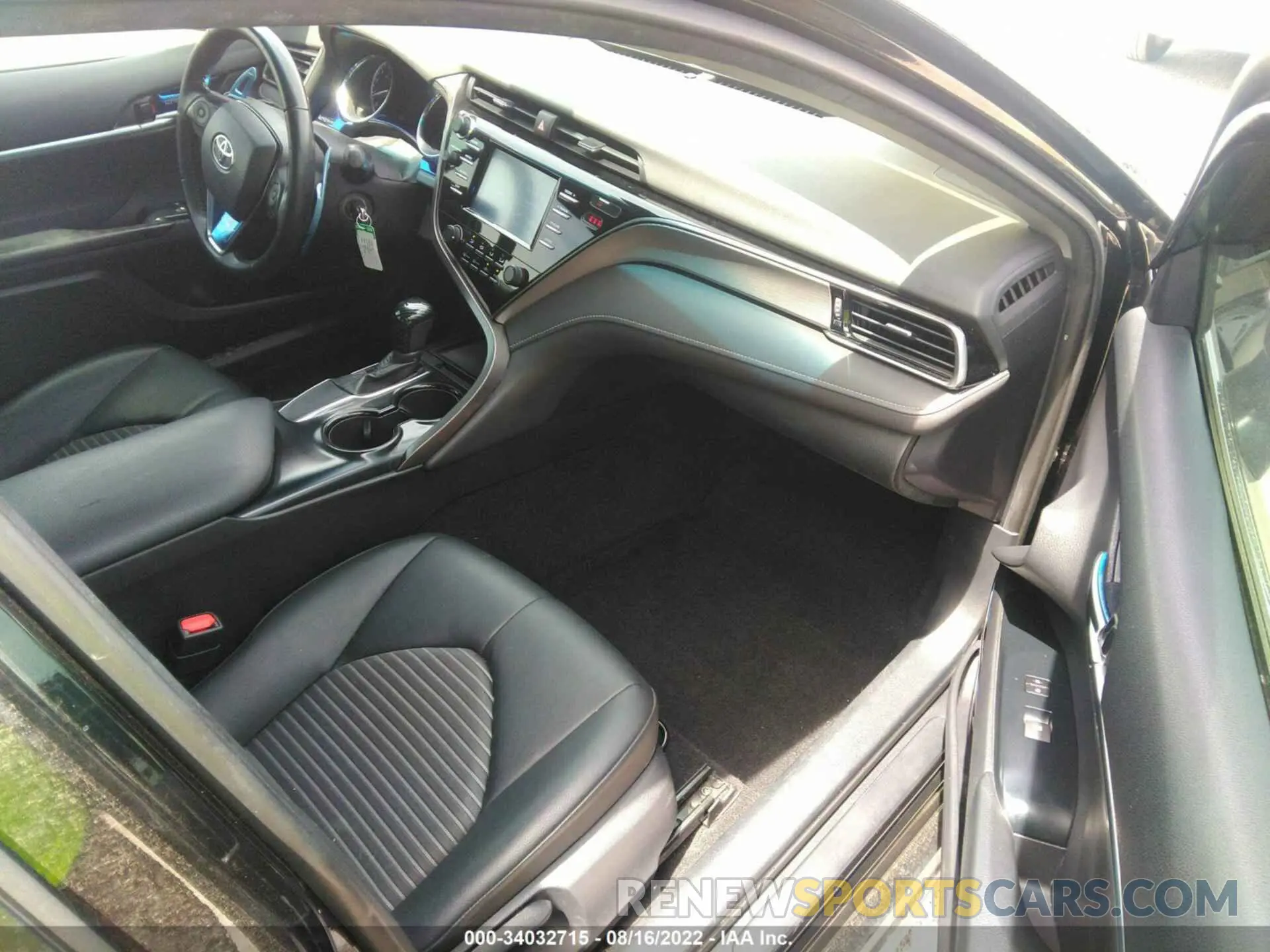 5 fotografías del automóvil dañado 4T1B11HK8KU846501 TOYOTA CAMRY 2019