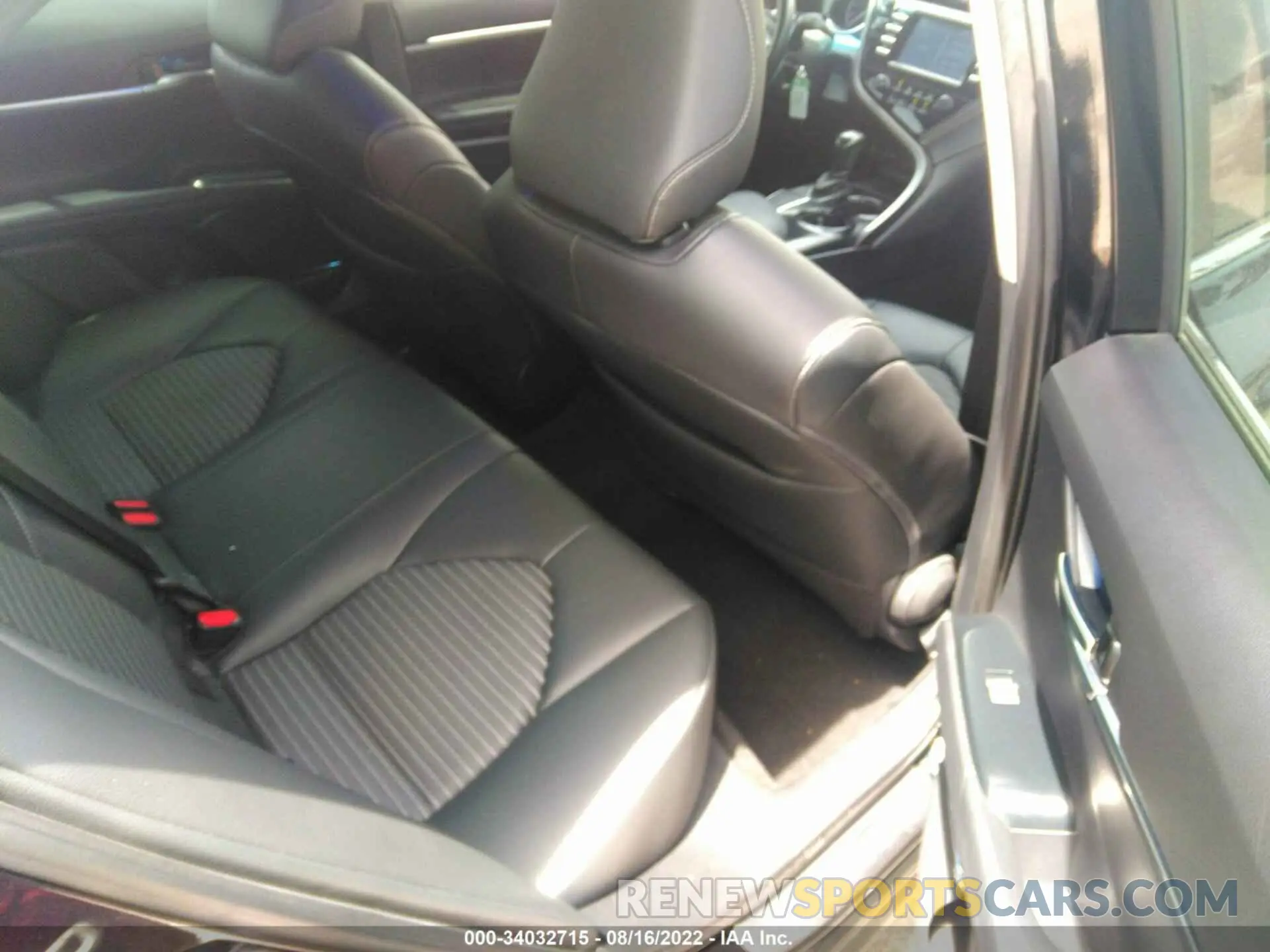 8 fotografías del automóvil dañado 4T1B11HK8KU846501 TOYOTA CAMRY 2019