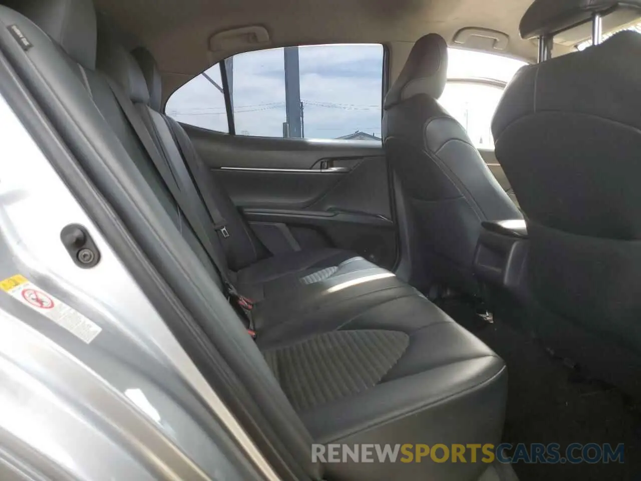 10 fotografías del automóvil dañado 4T1B11HK9KU167398 TOYOTA CAMRY 2019