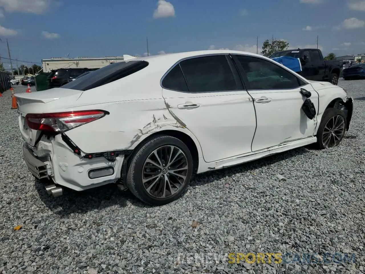 3 fotografías del automóvil dañado 4T1B11HK9KU183195 TOYOTA CAMRY 2019