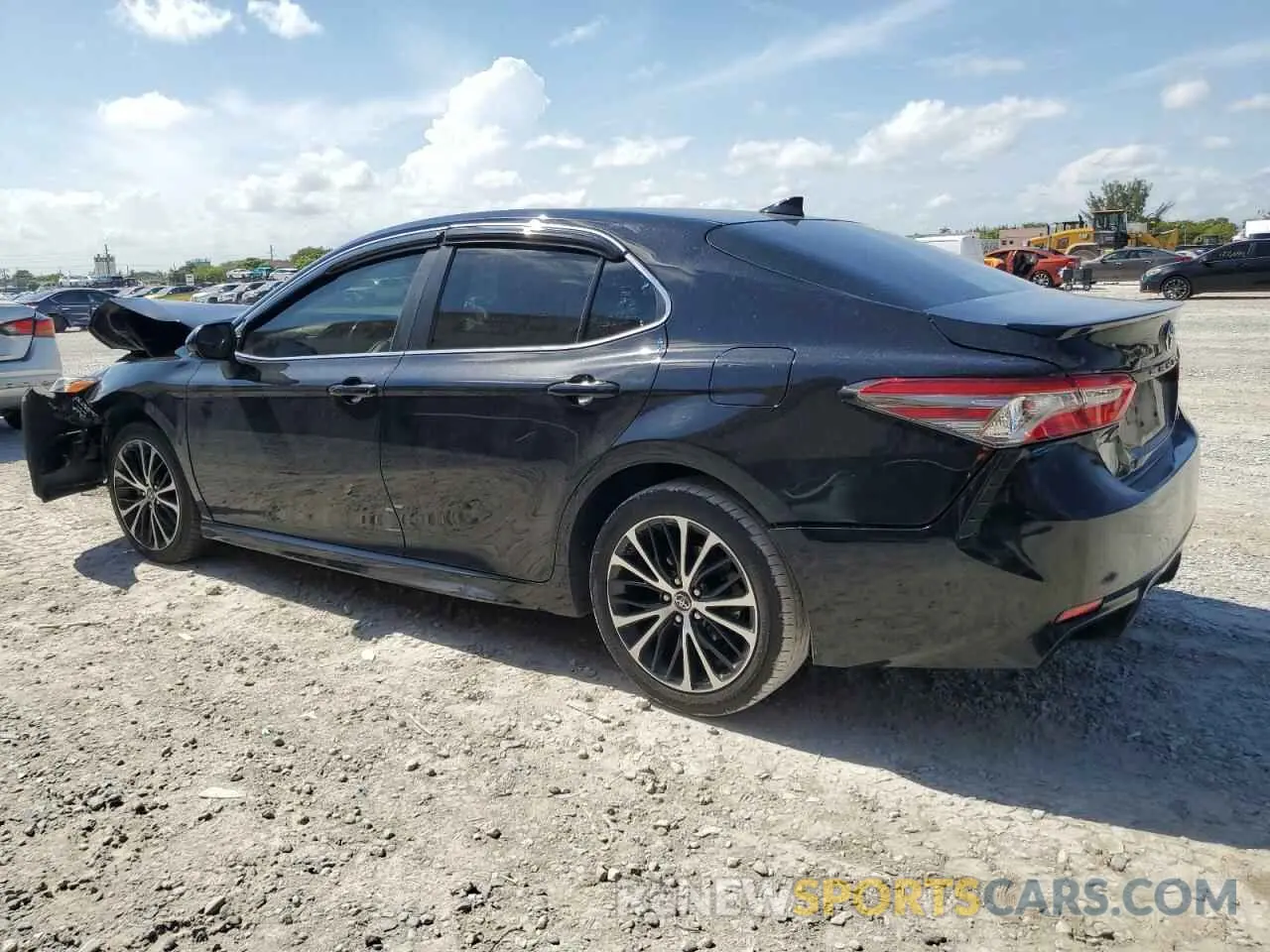 2 fotografías del automóvil dañado 4T1B11HK9KU186694 TOYOTA CAMRY 2019