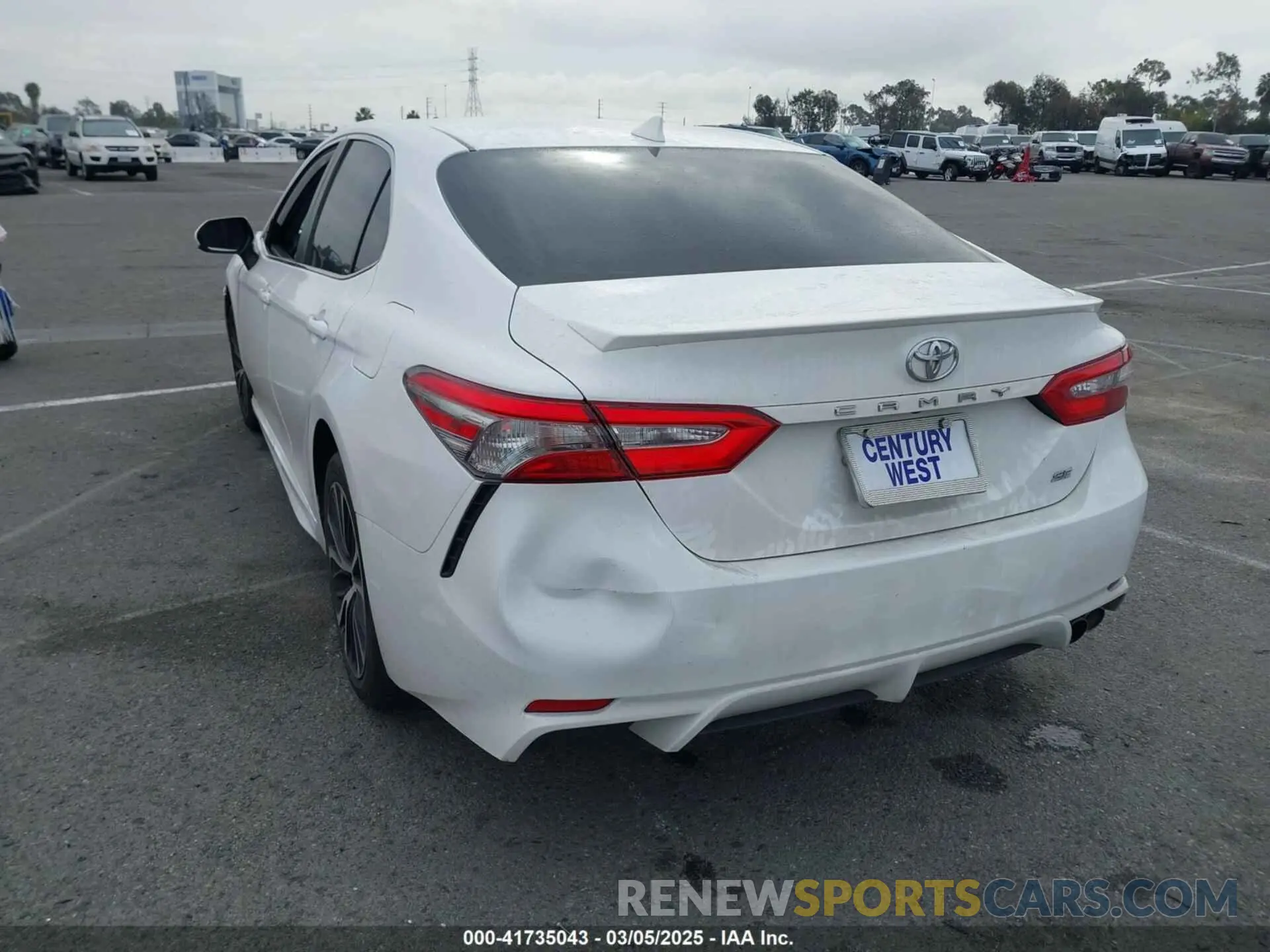3 fotografías del automóvil dañado 4T1B11HK9KU190194 TOYOTA CAMRY 2019