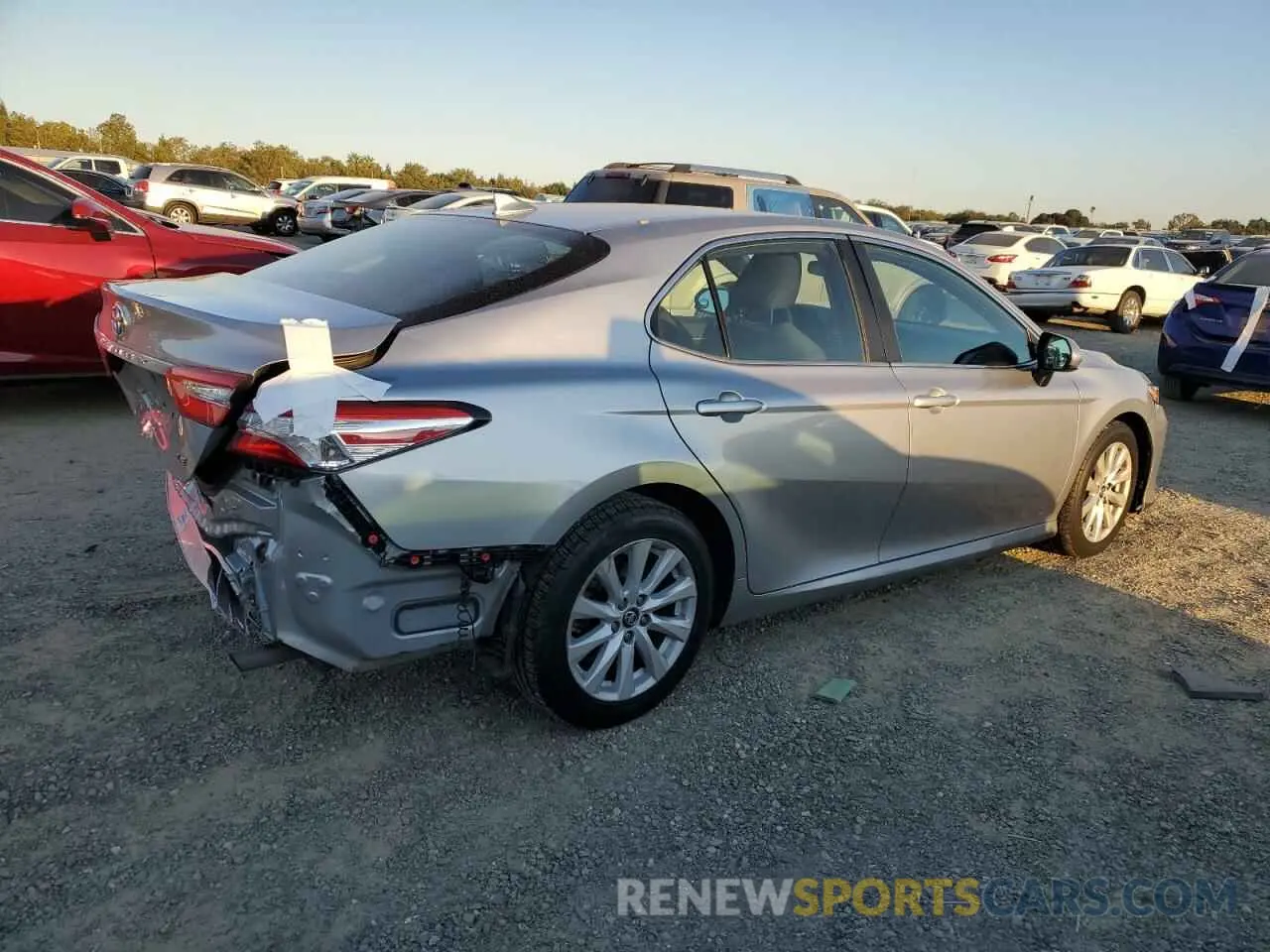 3 fotografías del automóvil dañado 4T1B11HK9KU193175 TOYOTA CAMRY 2019