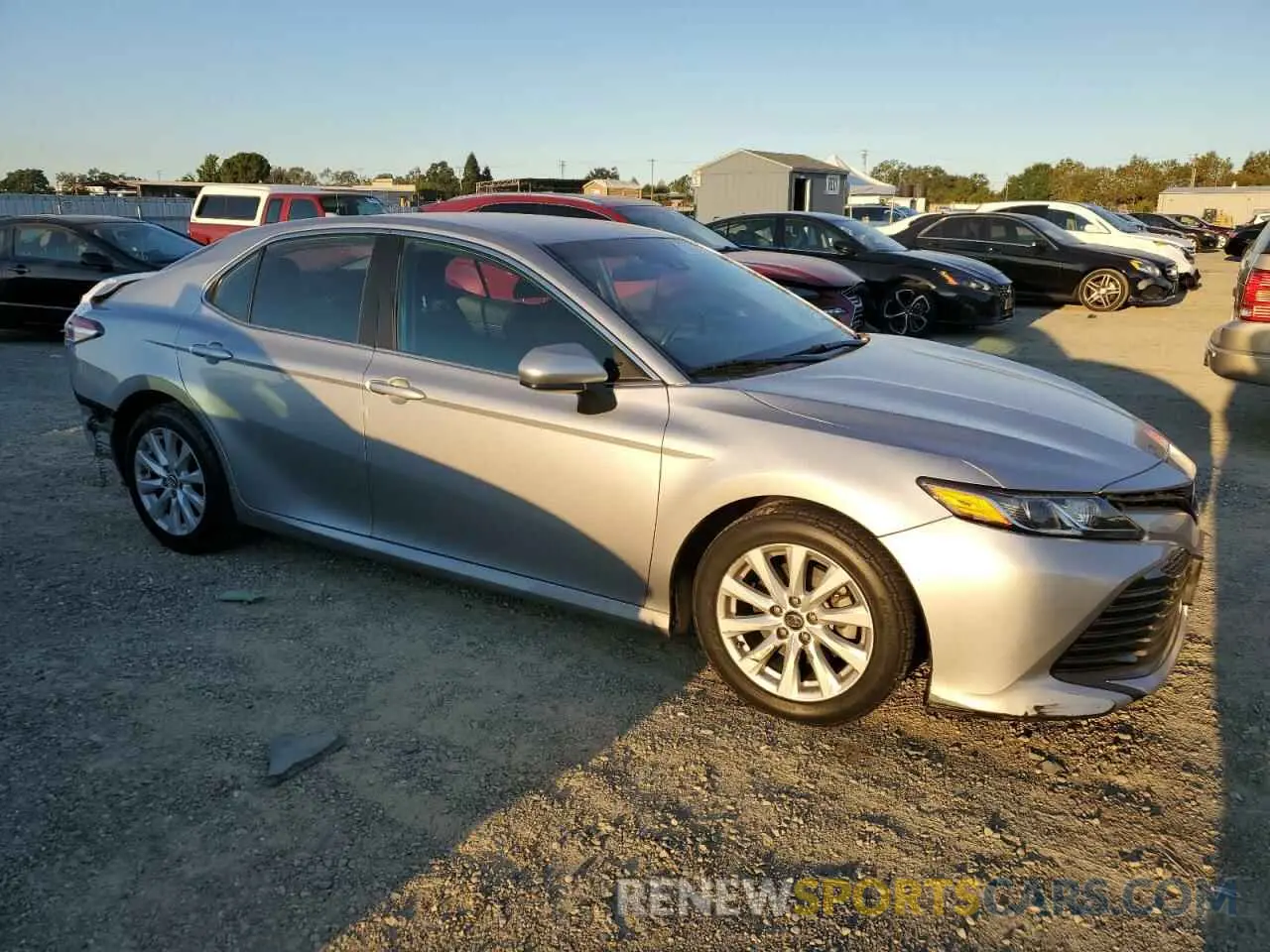4 fotografías del automóvil dañado 4T1B11HK9KU193175 TOYOTA CAMRY 2019