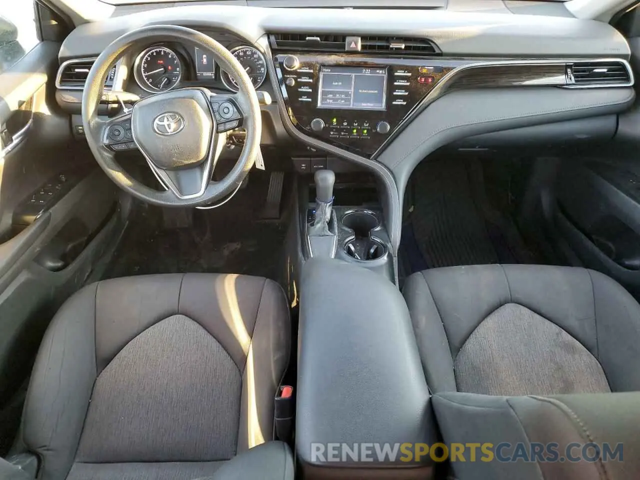 8 fotografías del automóvil dañado 4T1B11HK9KU193175 TOYOTA CAMRY 2019