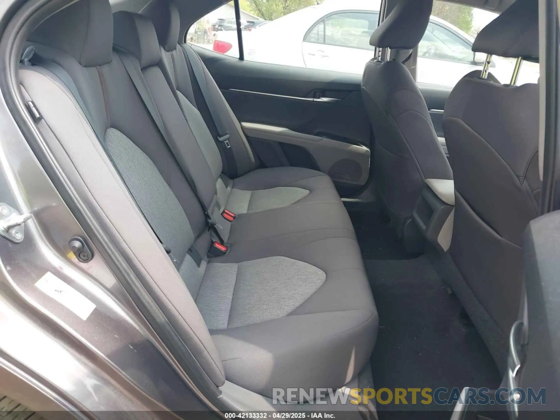 8 fotografías del automóvil dañado 4T1B11HK9KU229110 TOYOTA CAMRY 2019