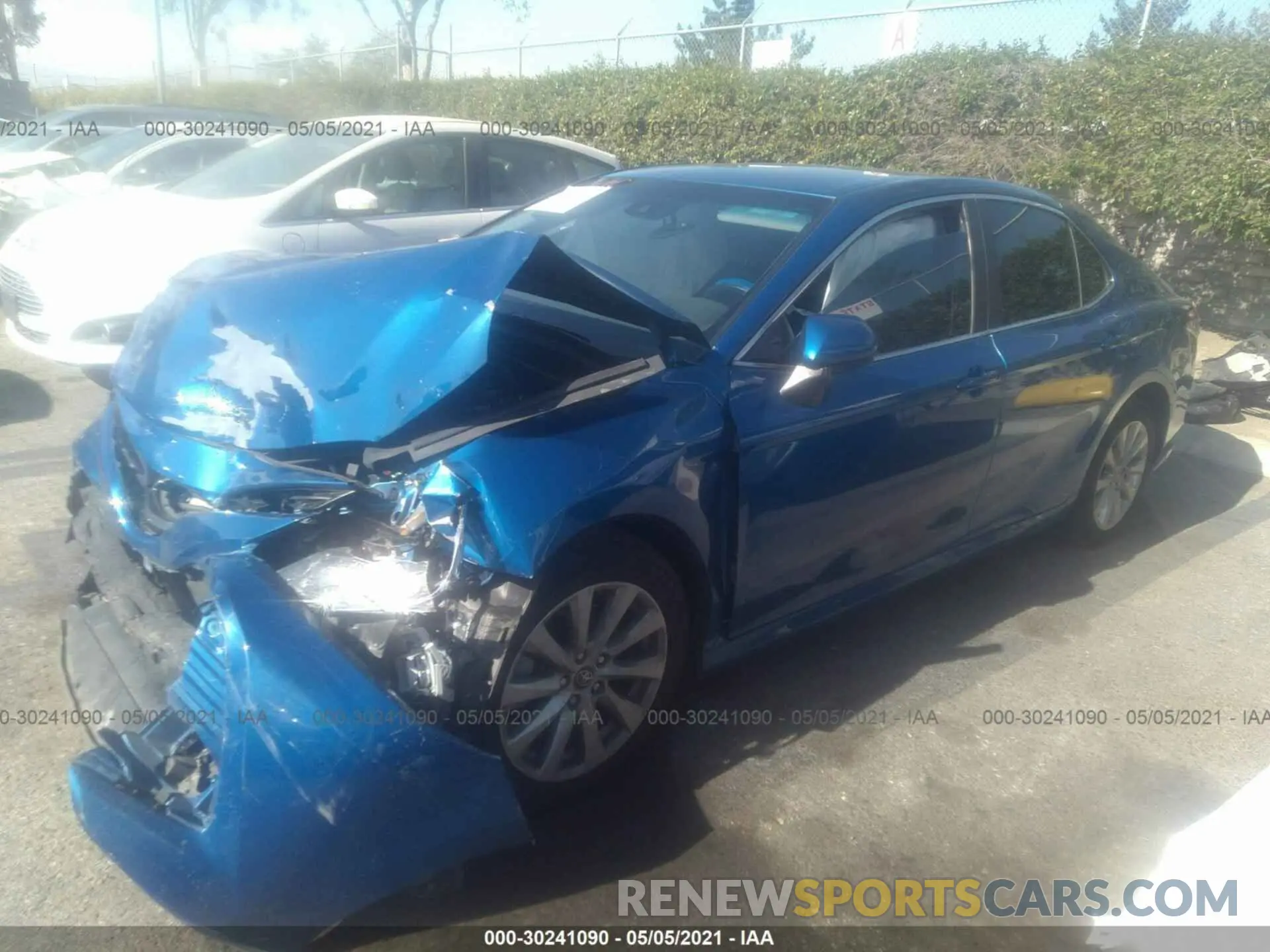 2 fotografías del automóvil dañado 4T1B11HK9KU235800 TOYOTA CAMRY 2019