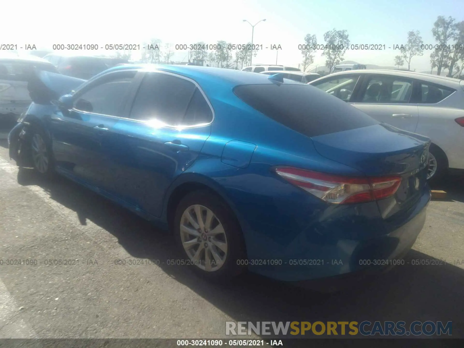 3 fotografías del automóvil dañado 4T1B11HK9KU235800 TOYOTA CAMRY 2019