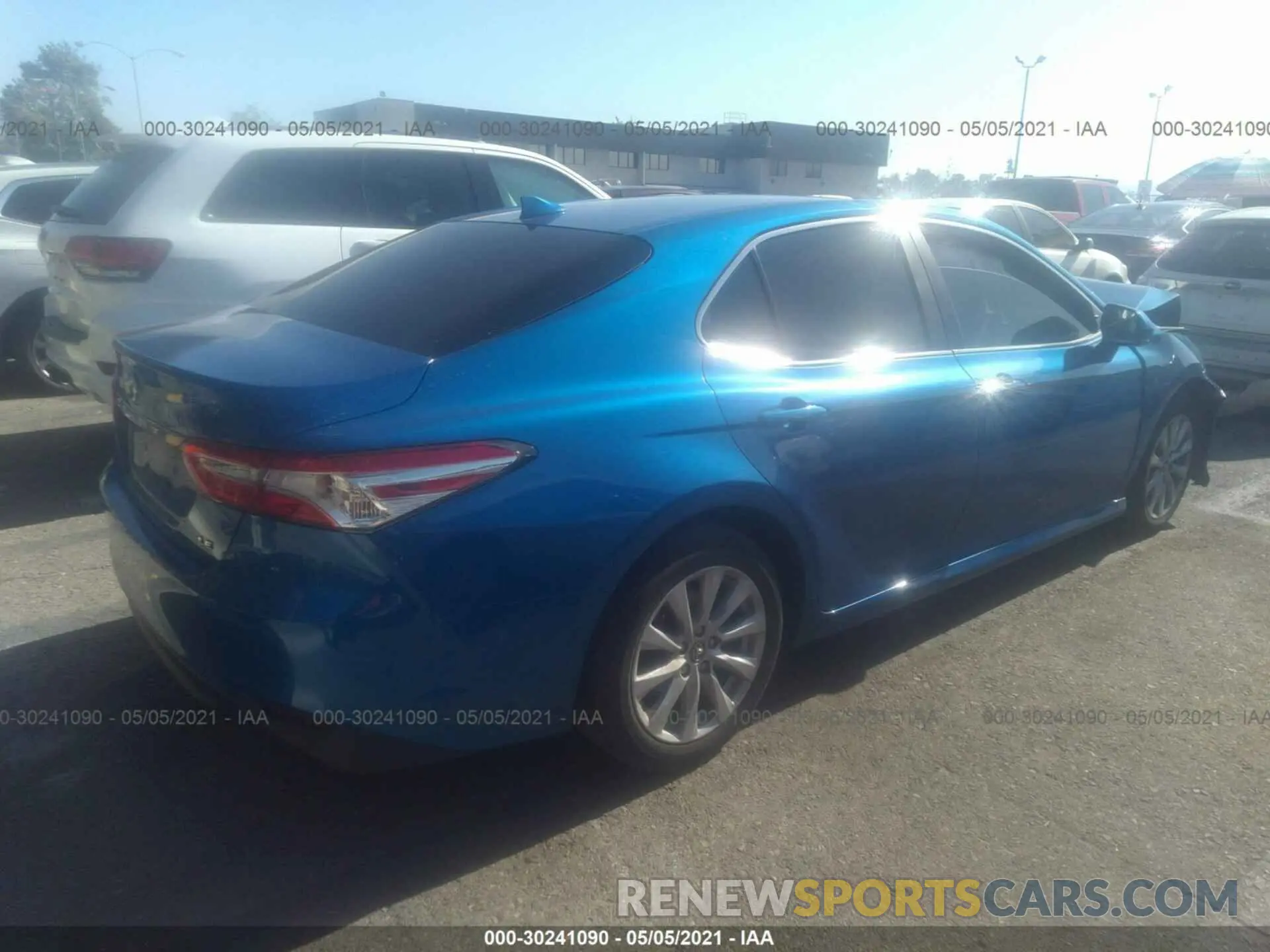 4 fotografías del automóvil dañado 4T1B11HK9KU235800 TOYOTA CAMRY 2019